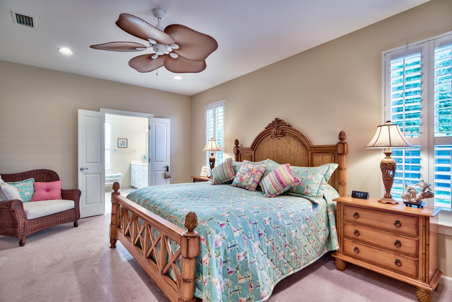 CRYSTAL LAKE - Residential