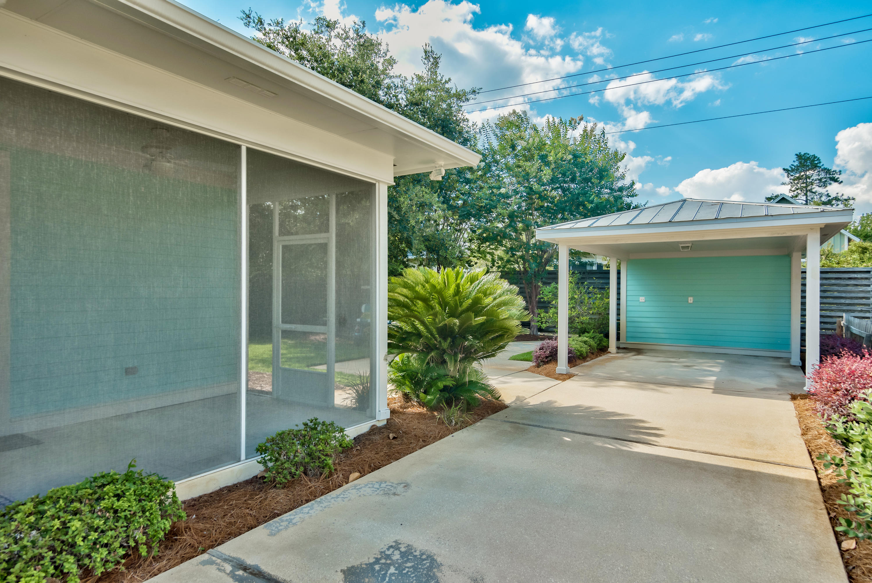 CRYSTAL LAKE - Residential