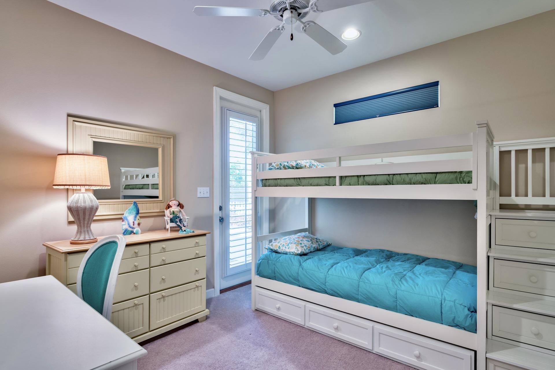 CRYSTAL LAKE - Residential