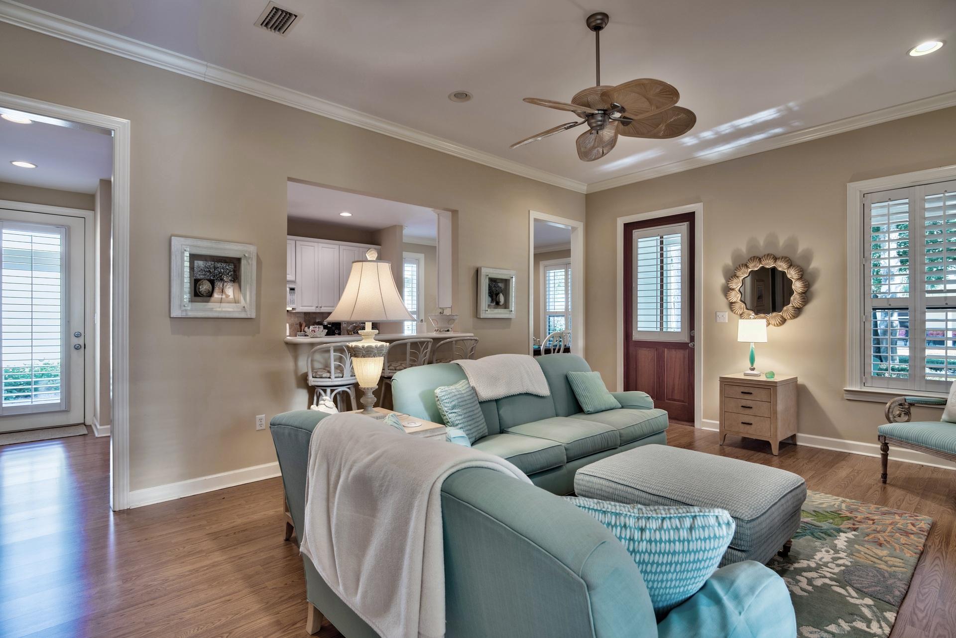 CRYSTAL LAKE - Residential