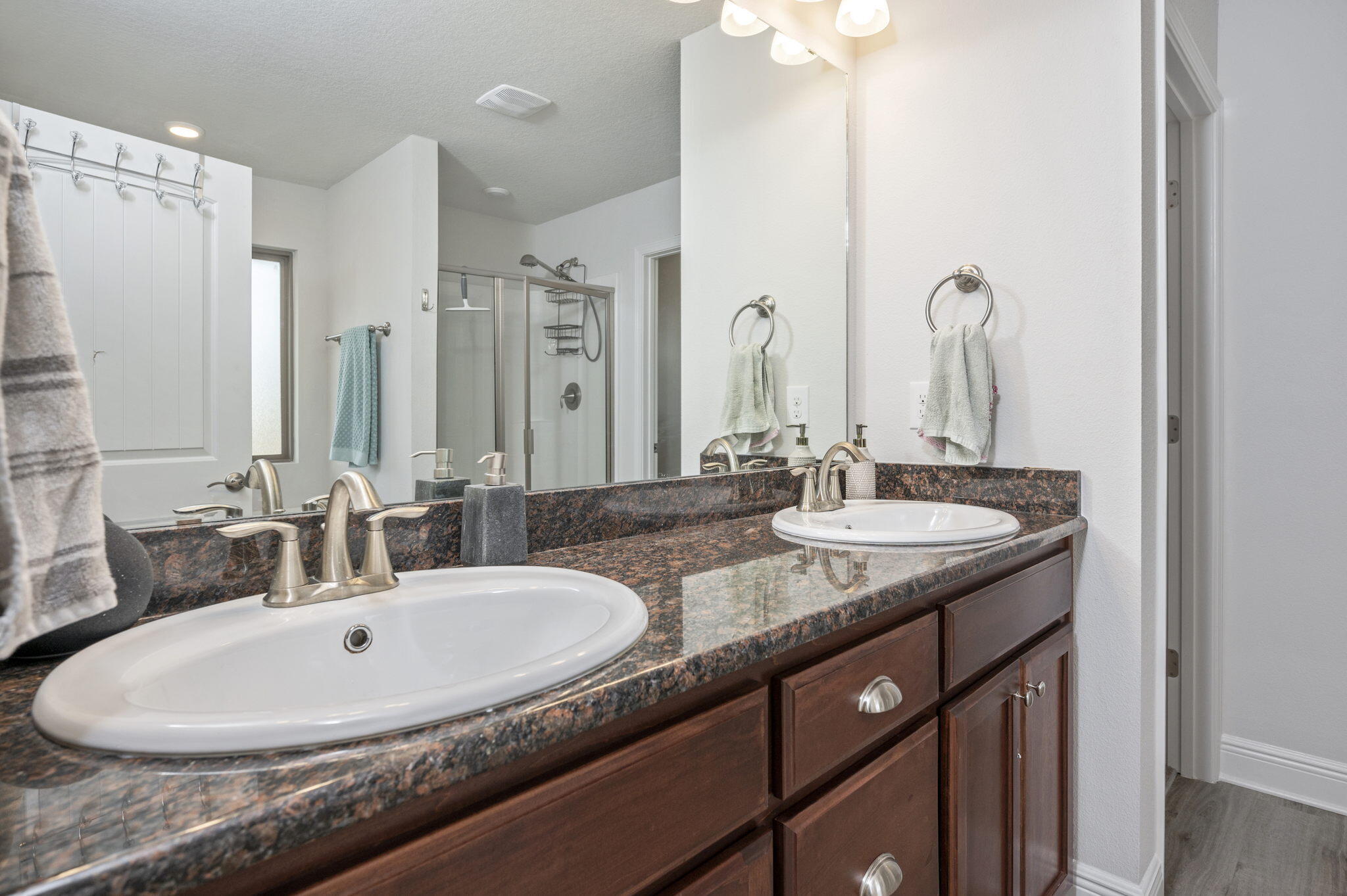 HIDDEN VALLEY - Residential