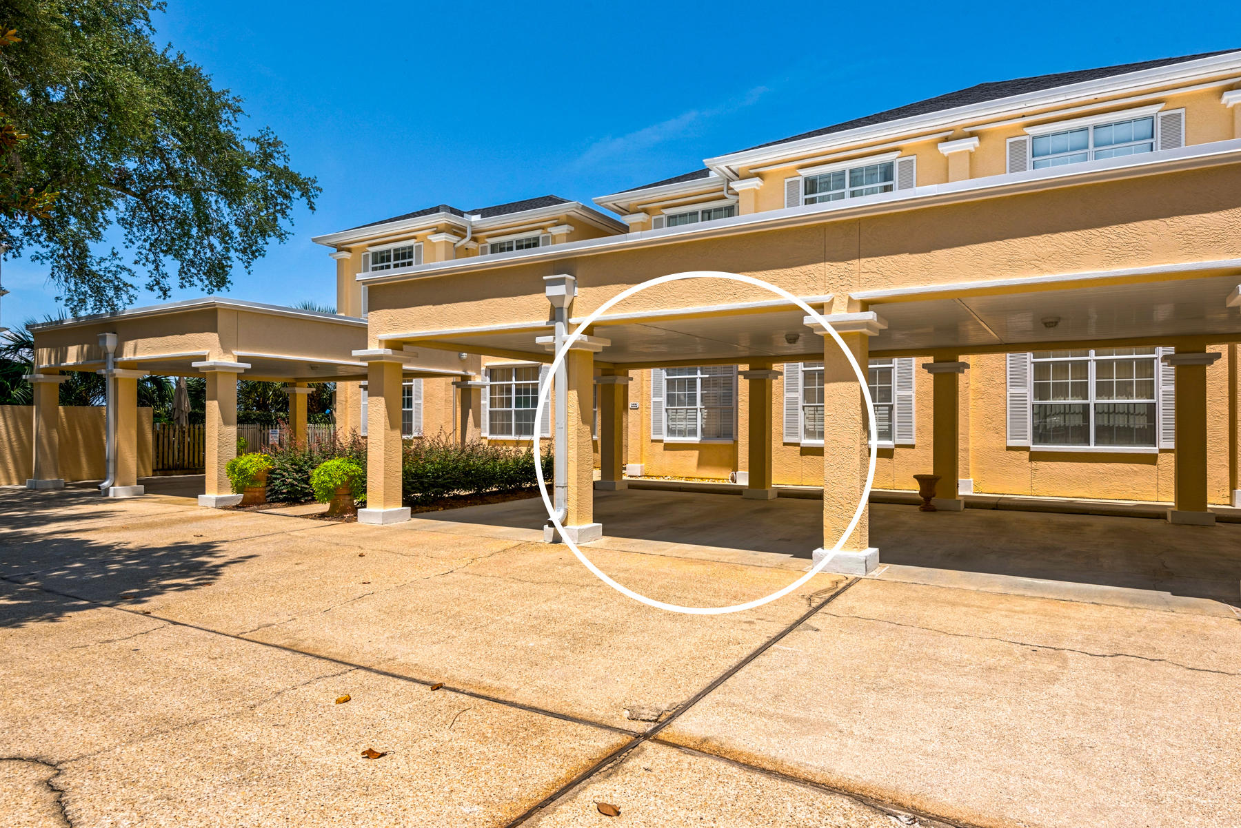 OAK HARBOUR CONDO - Residential