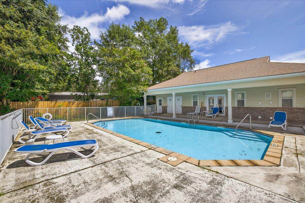 SHAY LIN TOWNHOMES - Residential