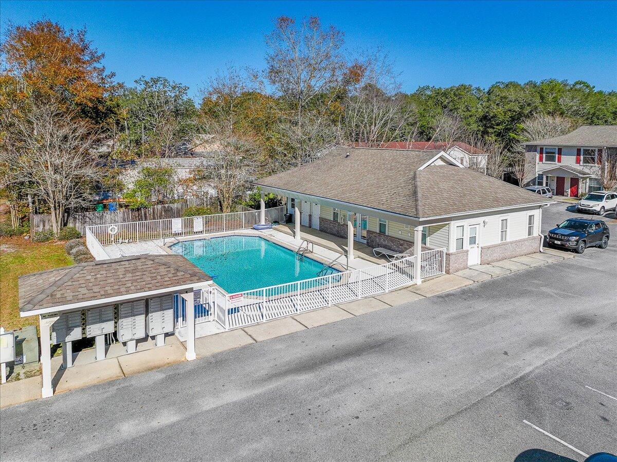 SHAY LIN TOWNHOMES - Residential
