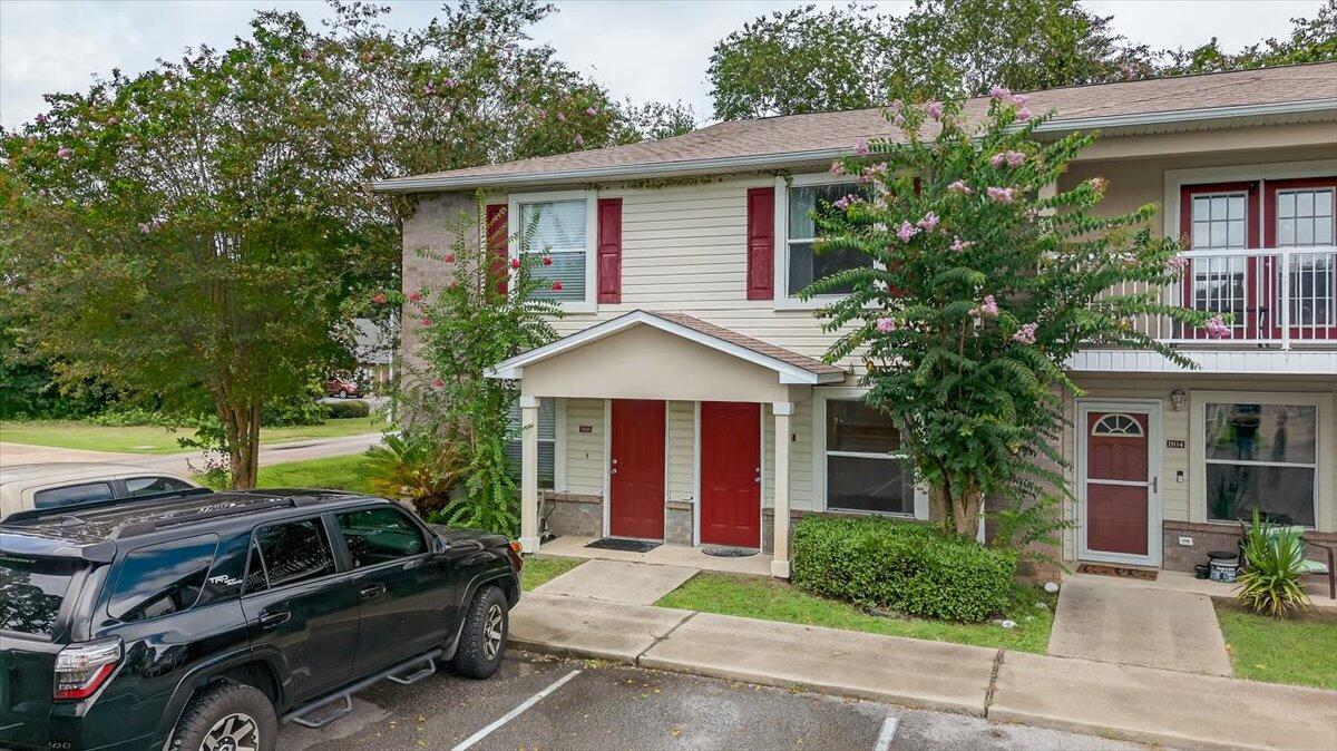 SHAY LIN TOWNHOMES - Residential