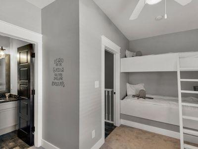 Royal Seaesta - Residential