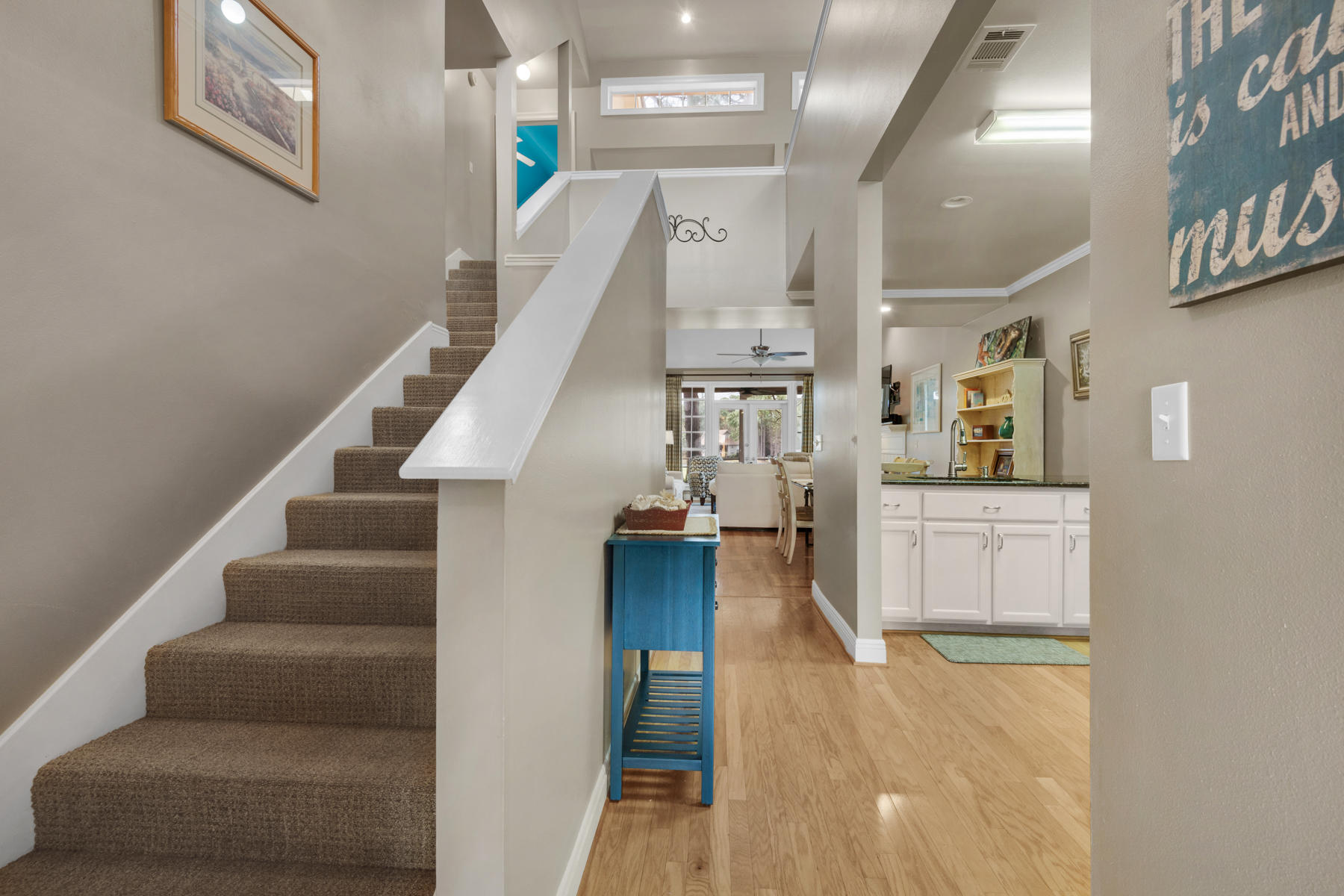 VANTAGE POINTE - Residential