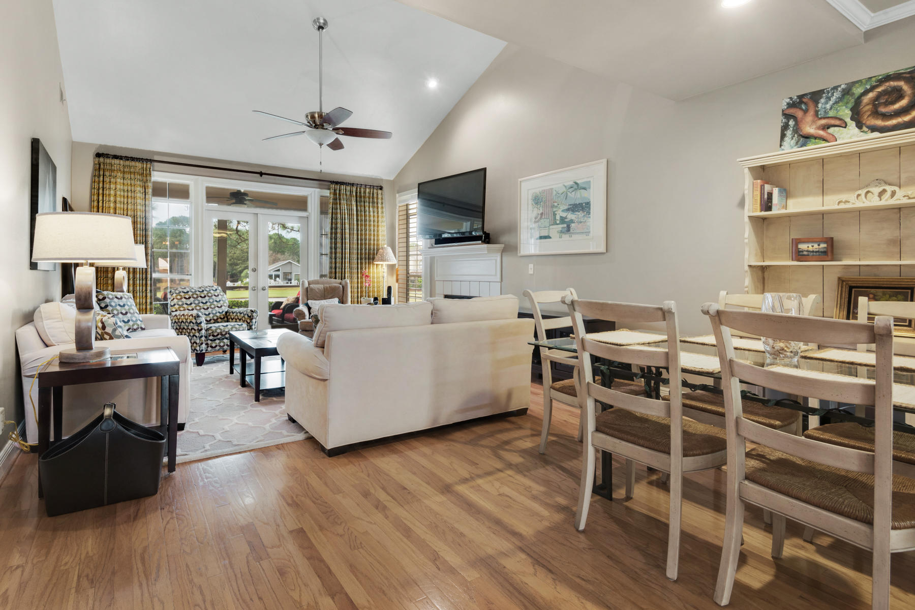 VANTAGE POINTE - Residential