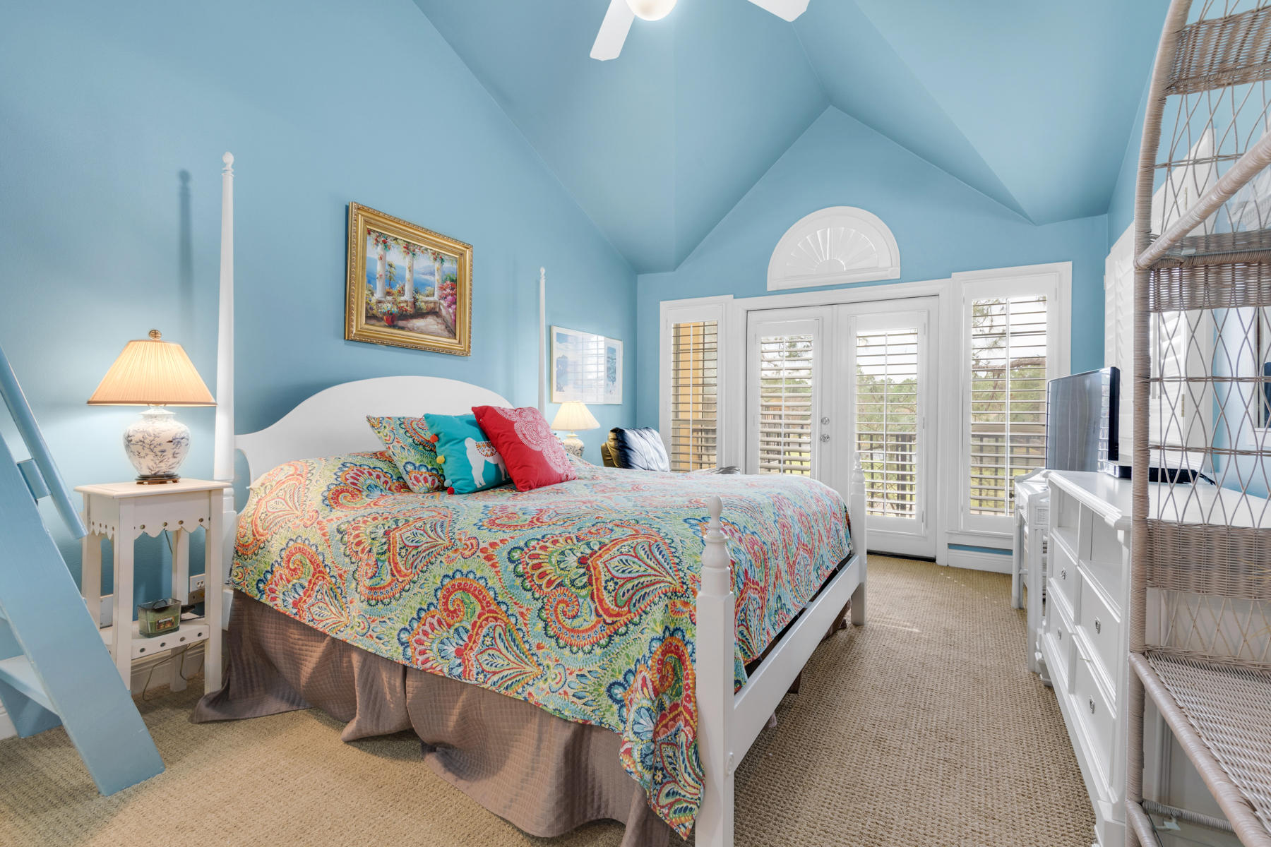 VANTAGE POINTE - Residential