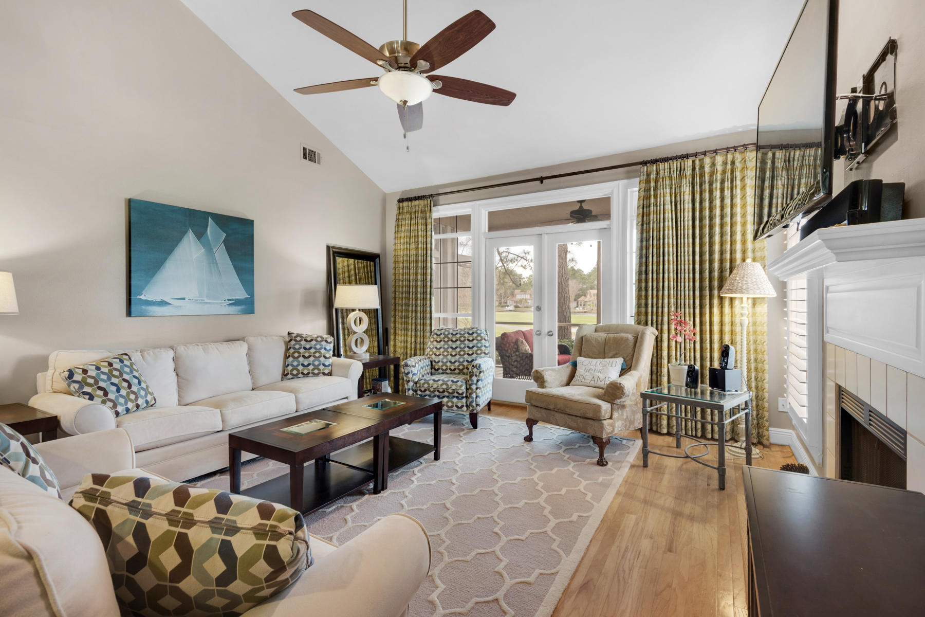 VANTAGE POINTE - Residential