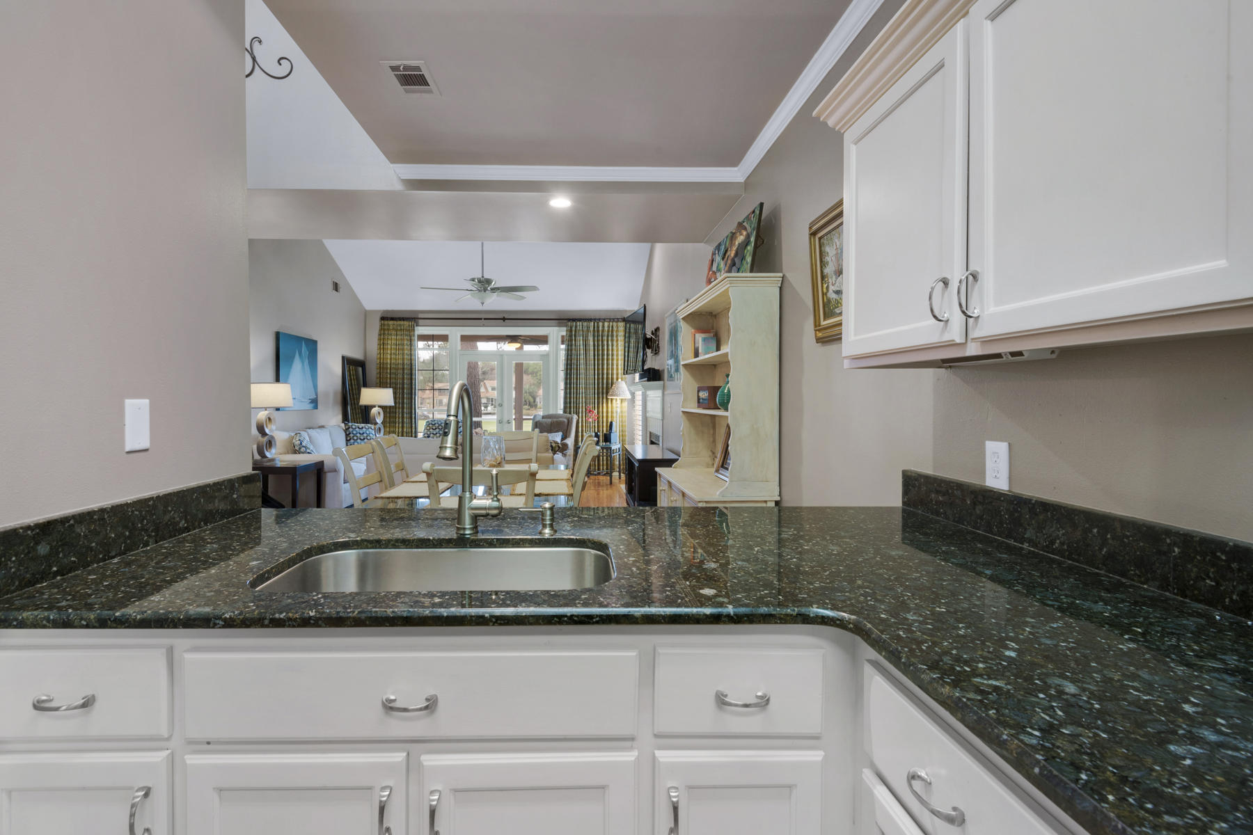 VANTAGE POINTE - Residential