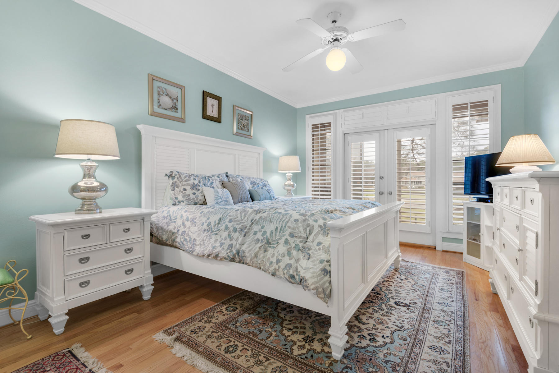 VANTAGE POINTE - Residential