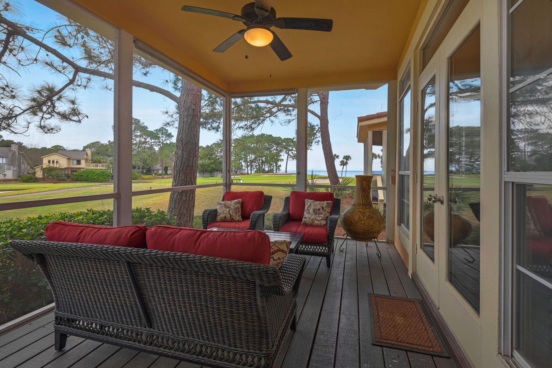 VANTAGE POINTE - Residential