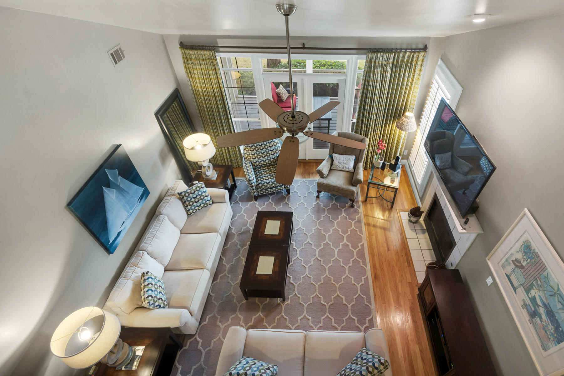 VANTAGE POINTE - Residential