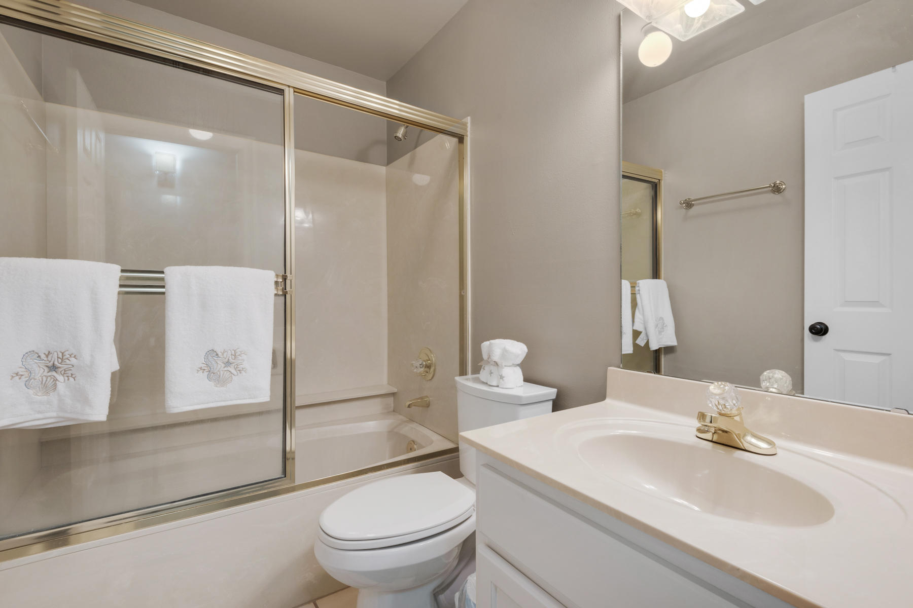 VANTAGE POINTE - Residential