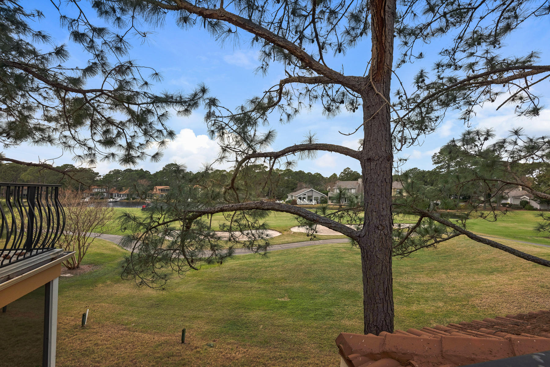 VANTAGE POINTE - Residential