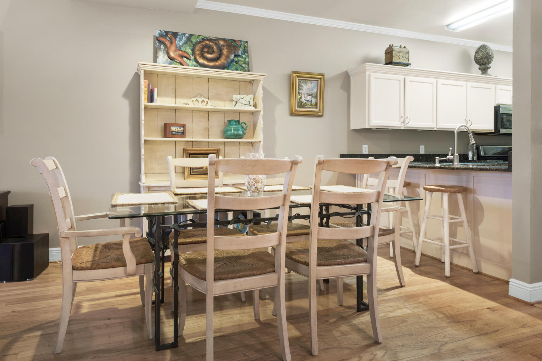 VANTAGE POINTE - Residential