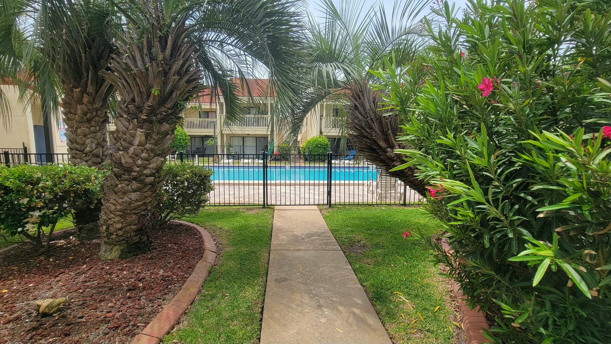 CLIPPER COVE T/H - Residential
