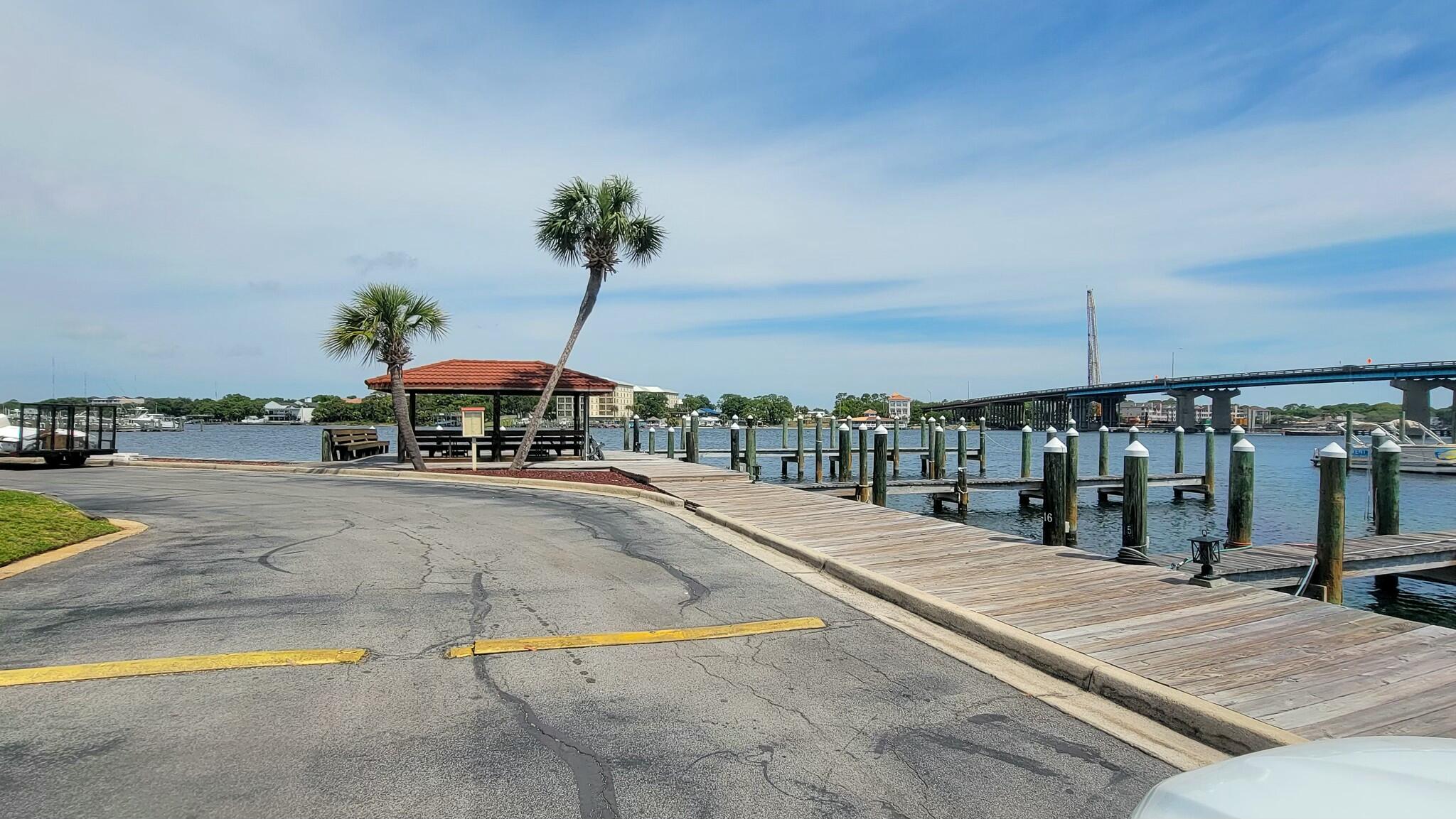 CLIPPER COVE T/H - Residential