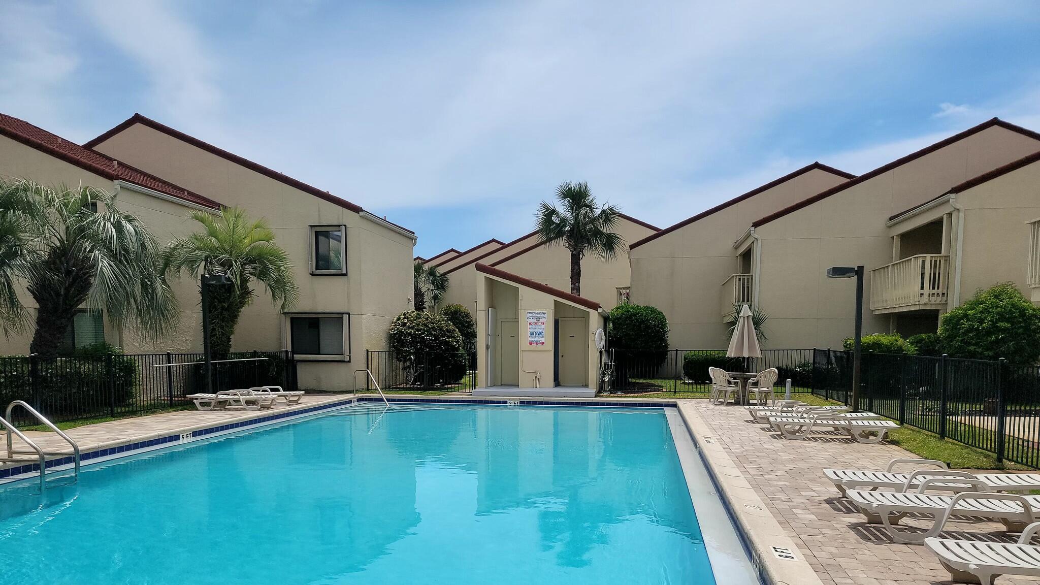 CLIPPER COVE T/H - Residential