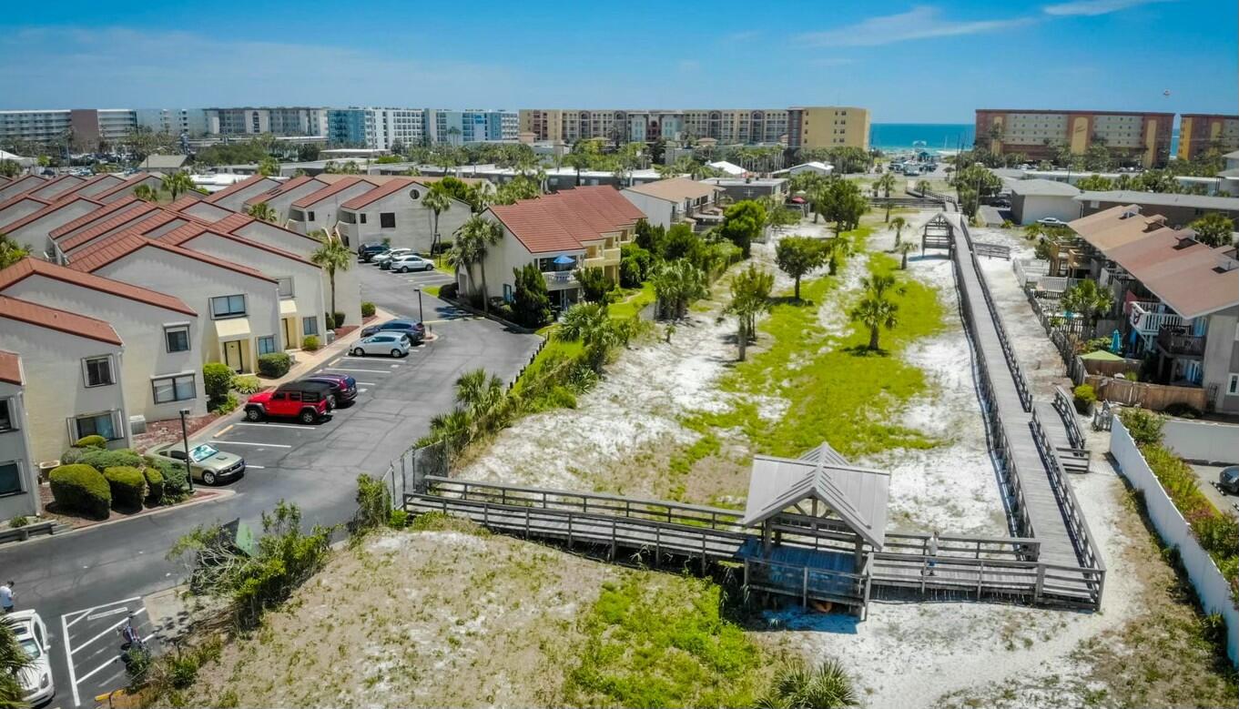 CLIPPER COVE T/H - Residential