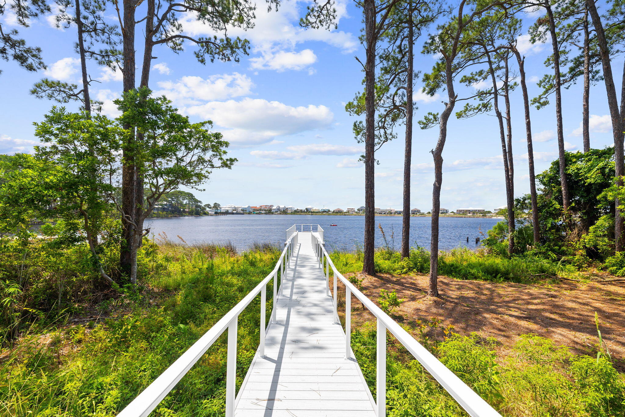 OYSTER LAKE - Residential