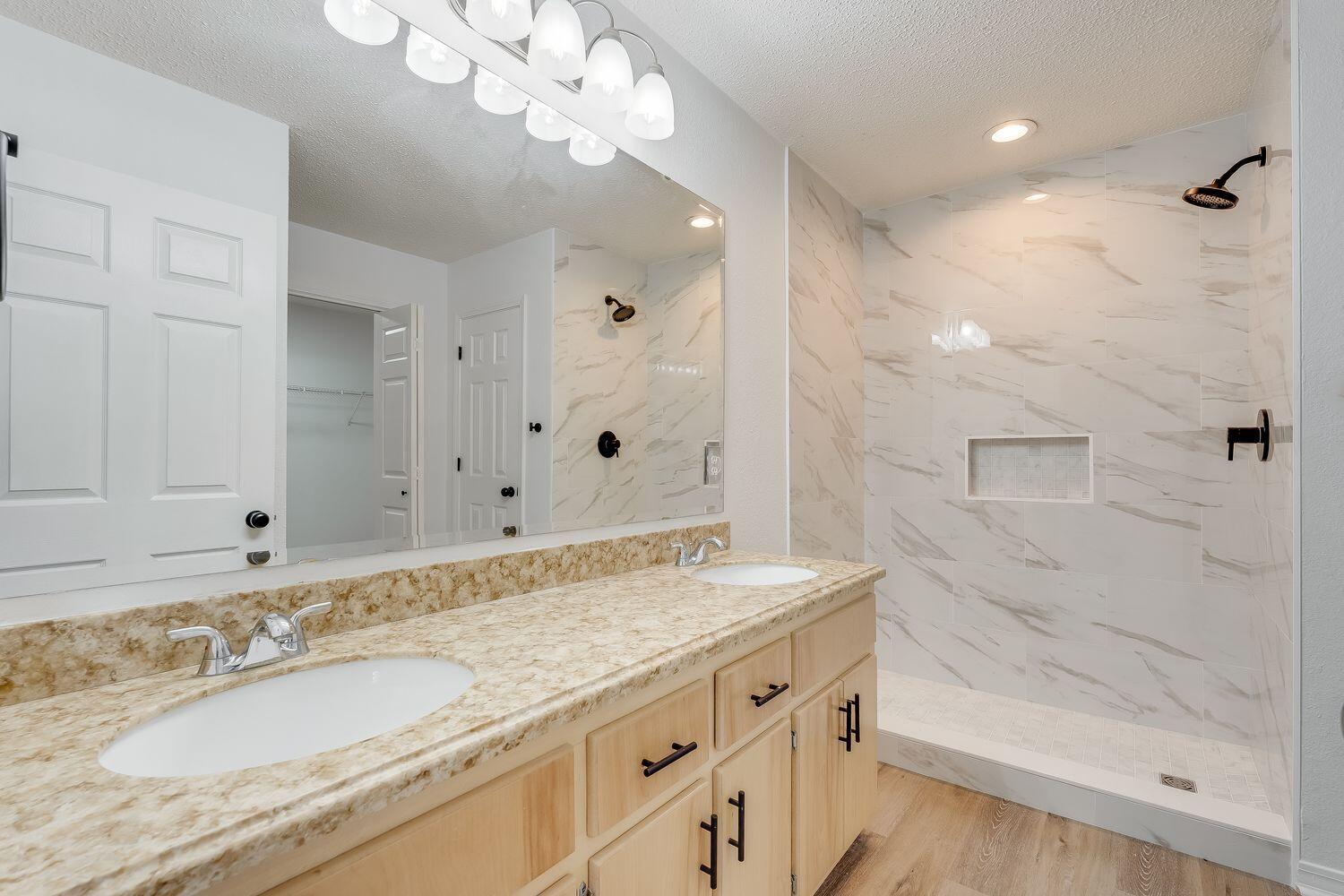 ROLLING HILLS ESTATES - Residential