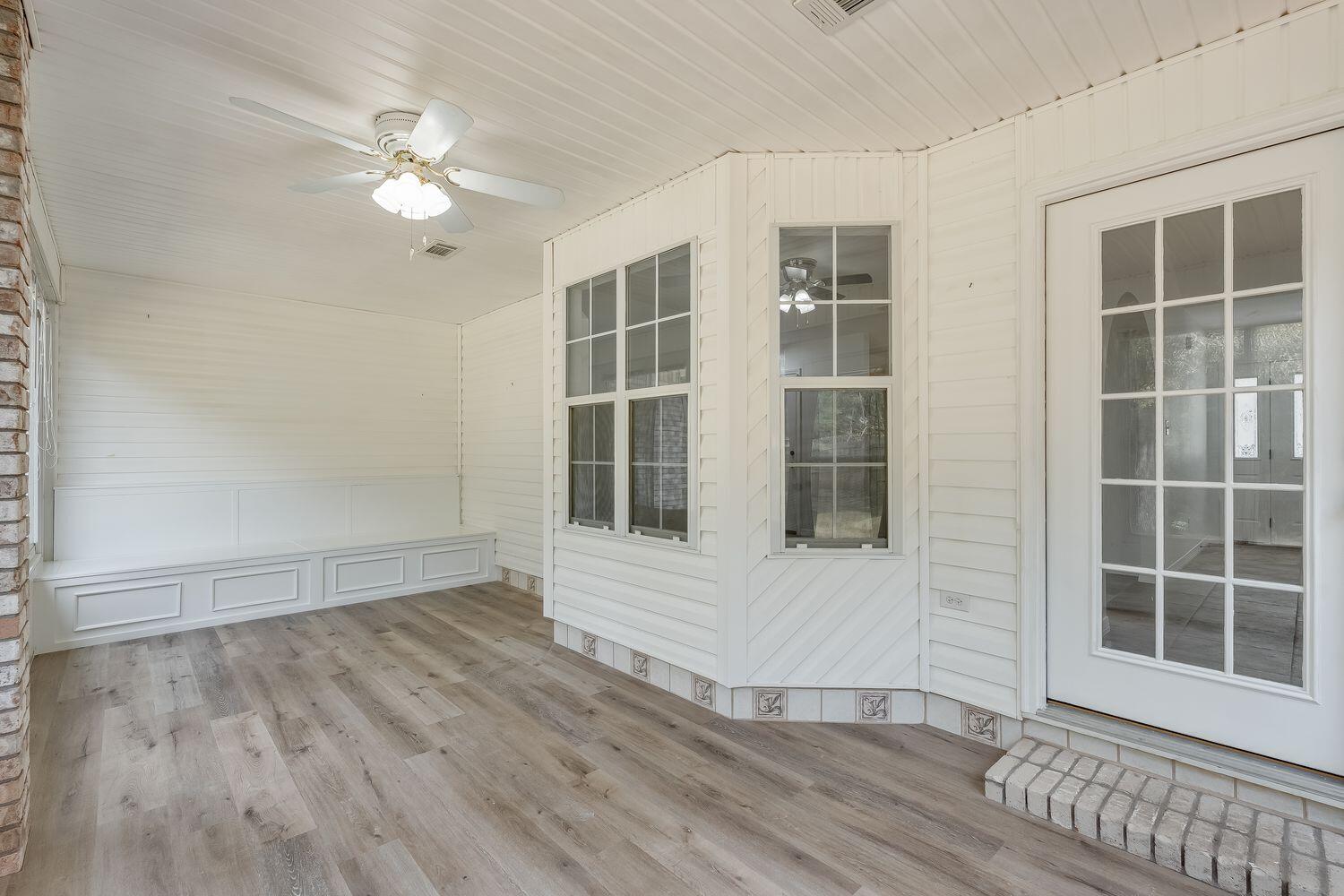 ROLLING HILLS ESTATES - Residential