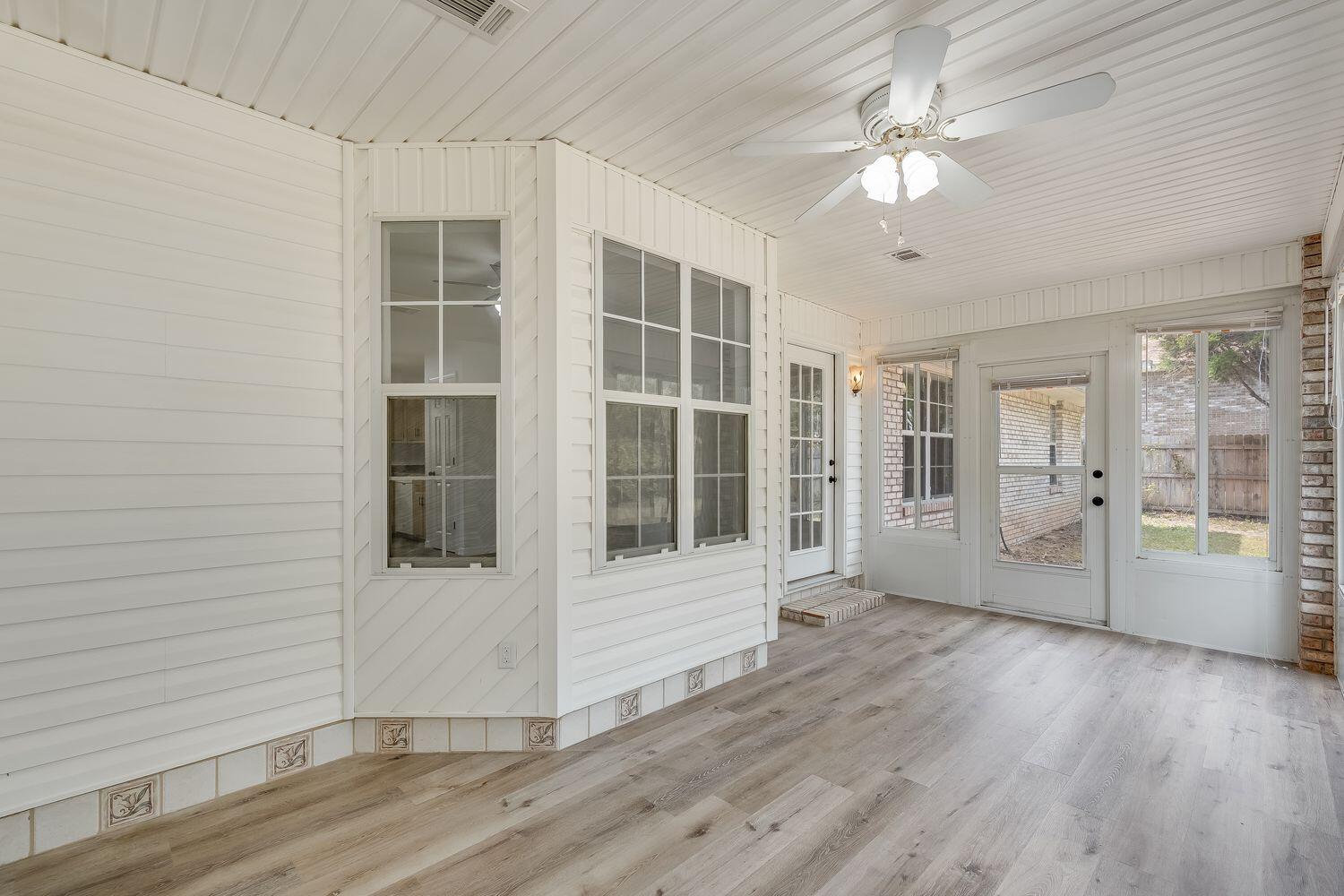 ROLLING HILLS ESTATES - Residential