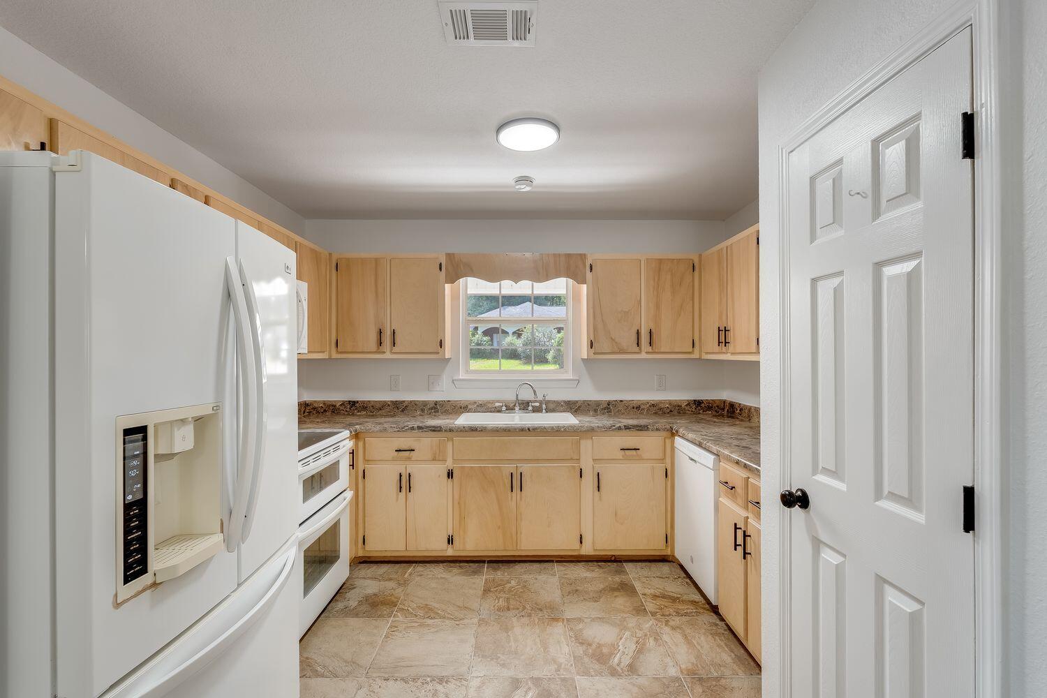 ROLLING HILLS ESTATES - Residential