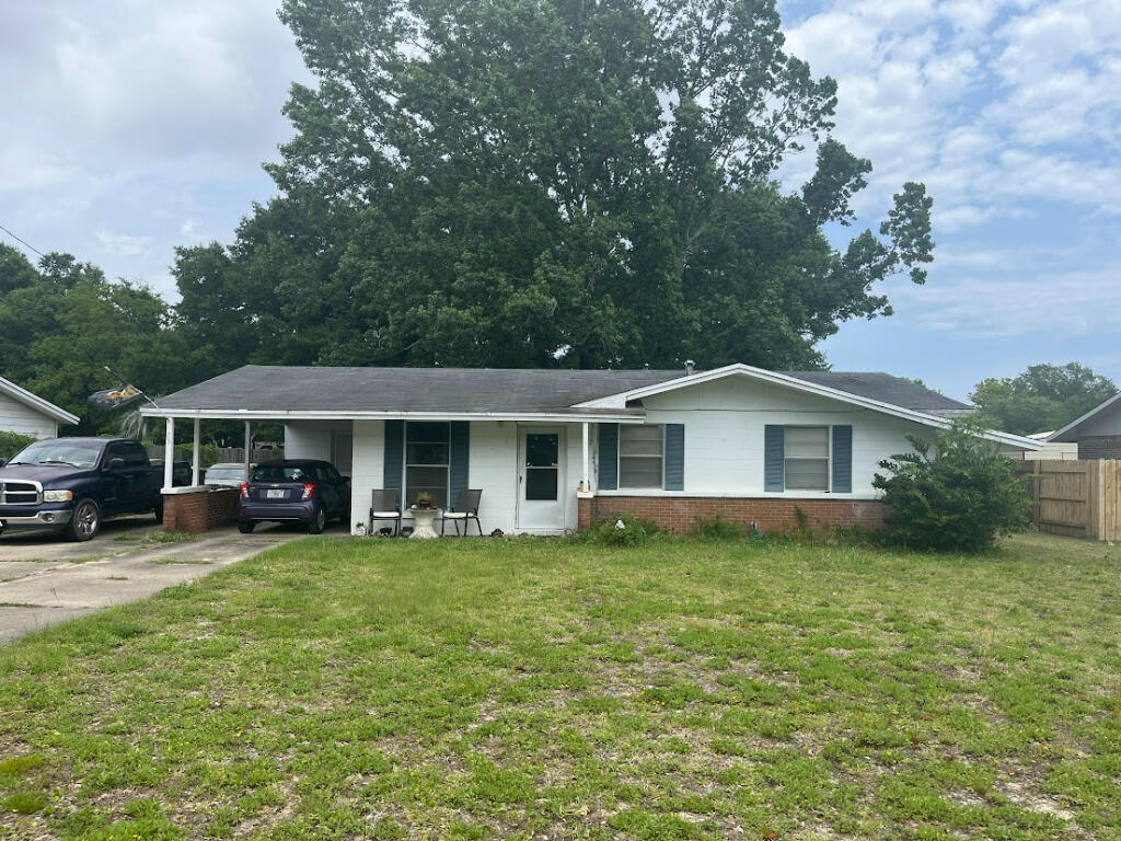 Well maintained 3 bedroom home located in a central area, just off of Hollywood.Screened in back porch, additional storage shed/workshop in the back yard.A short distance from shopping and both bases.This home has a fenced-in yard and an enclosed patio.