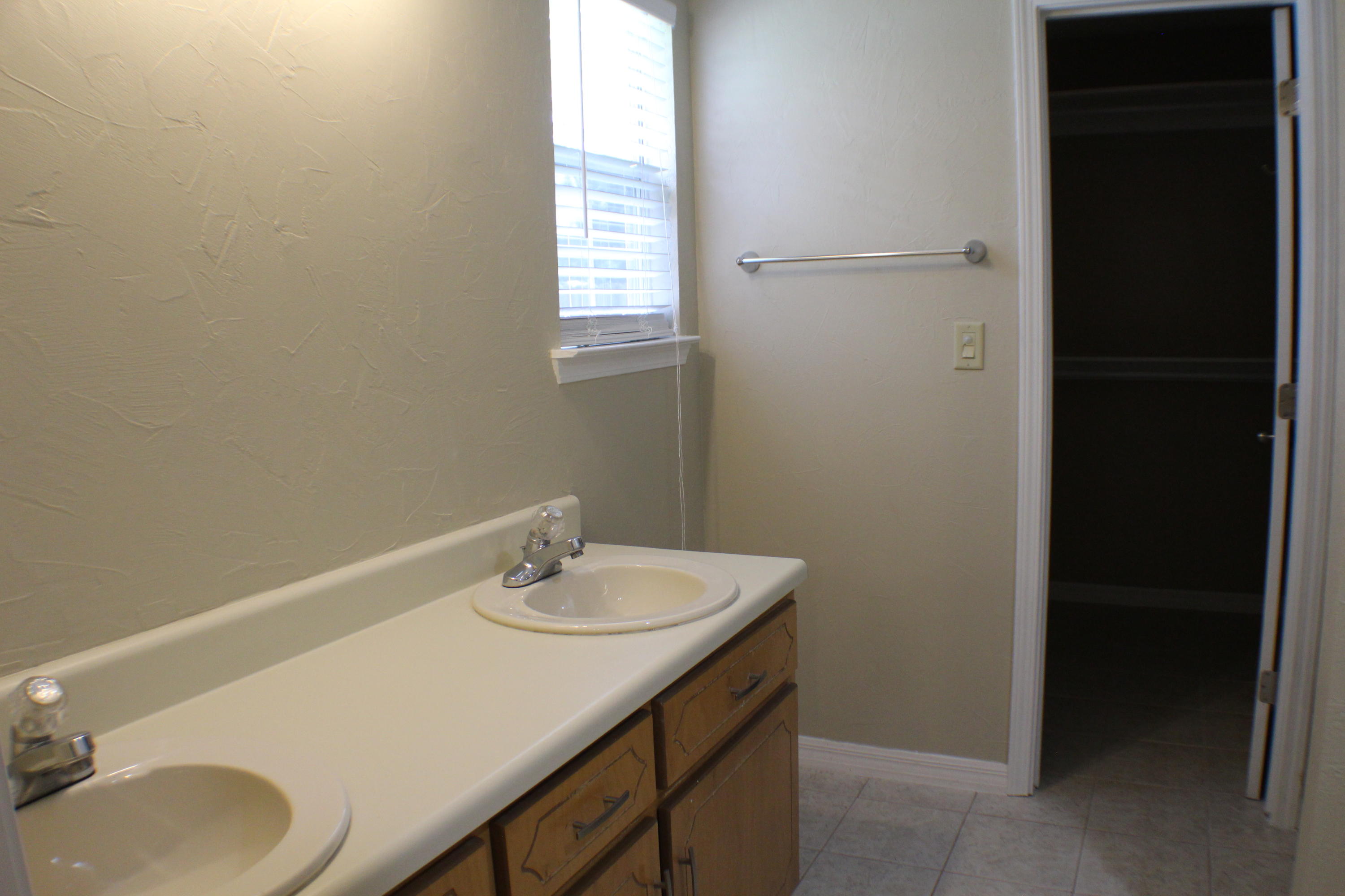 NORTHVIEW ESTATES 3RD ADDN - Residential