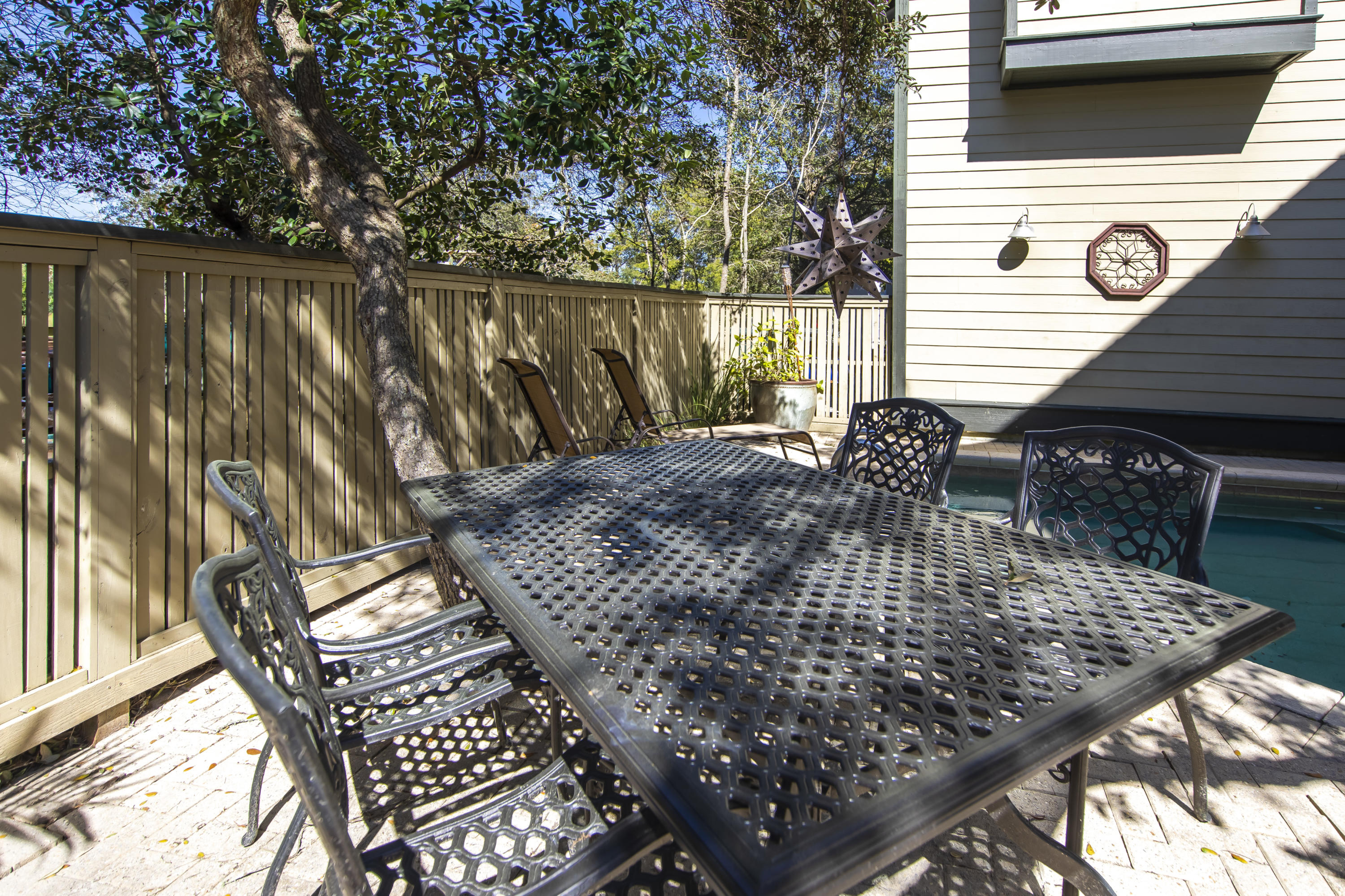 SUMMER'S EDGE - Residential