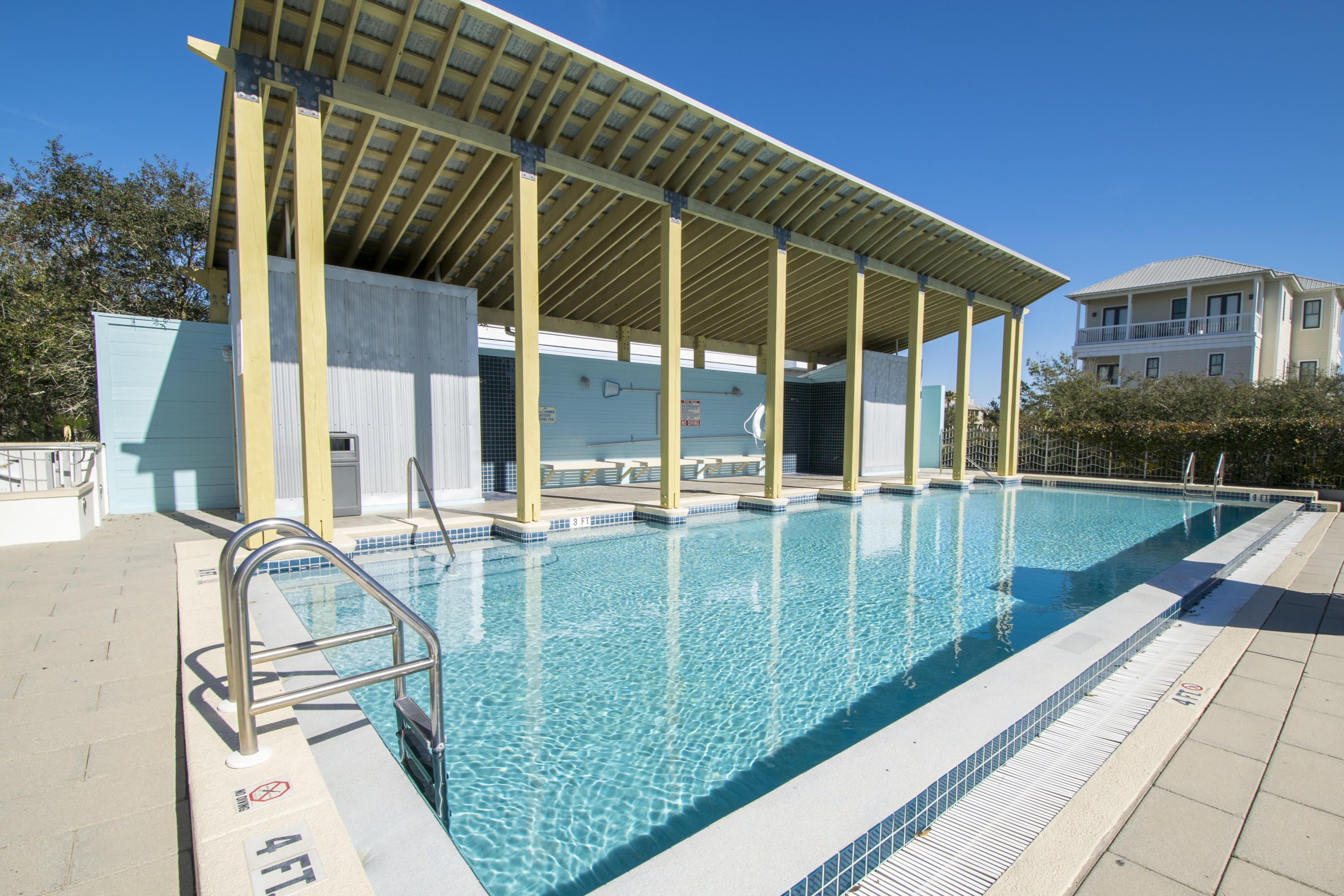 SUMMER'S EDGE - Residential