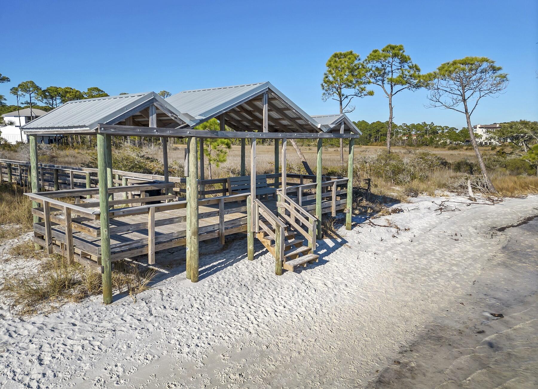 BISCAYNE POINTE - Land