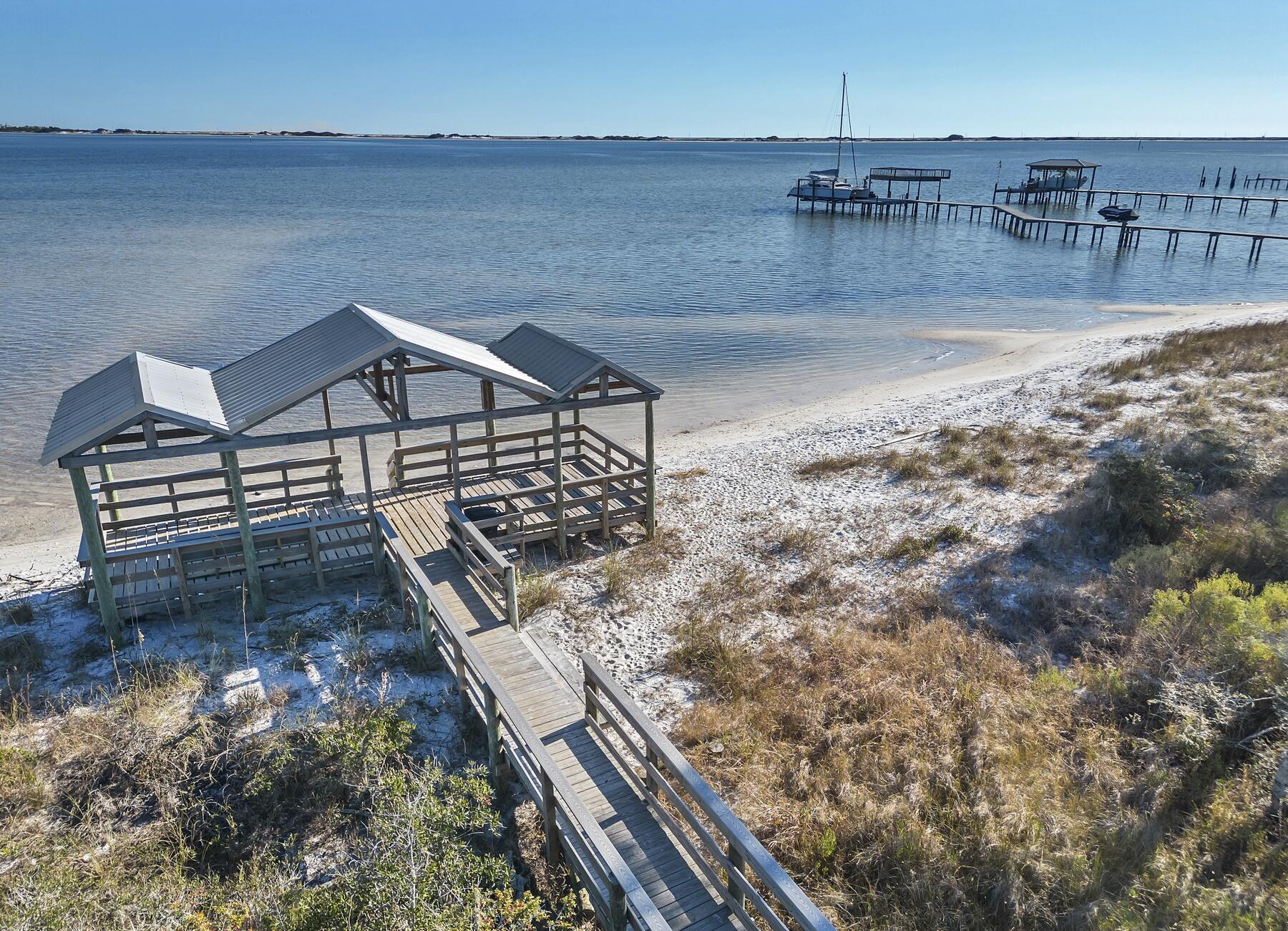 BISCAYNE POINTE - Land