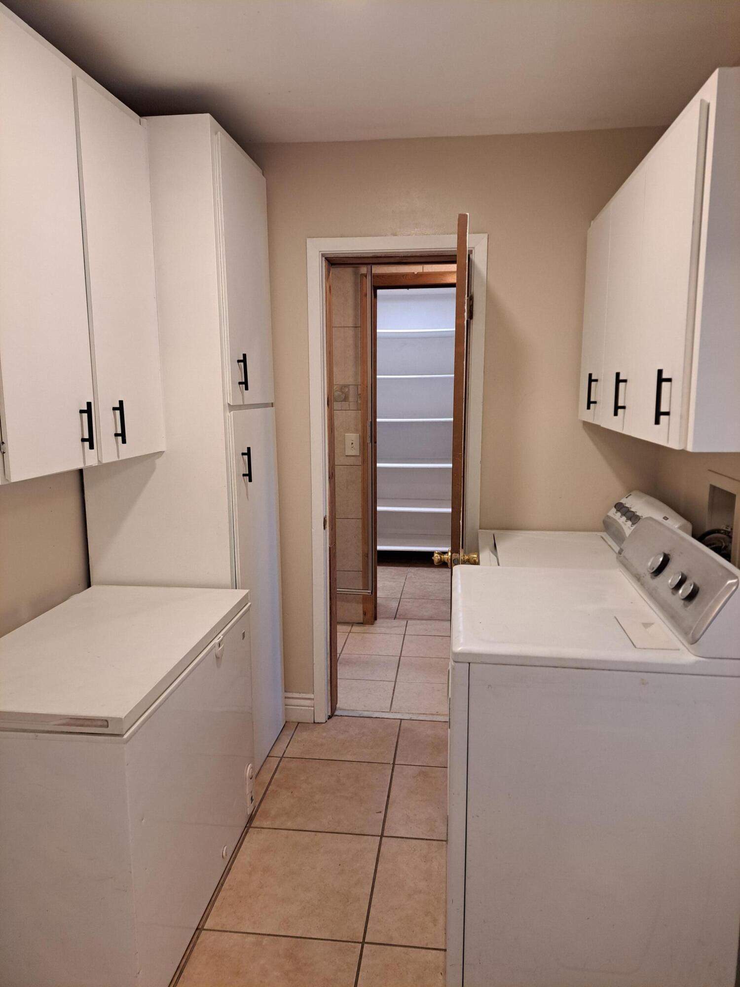 COLLEGE WOOD - Residential Lease