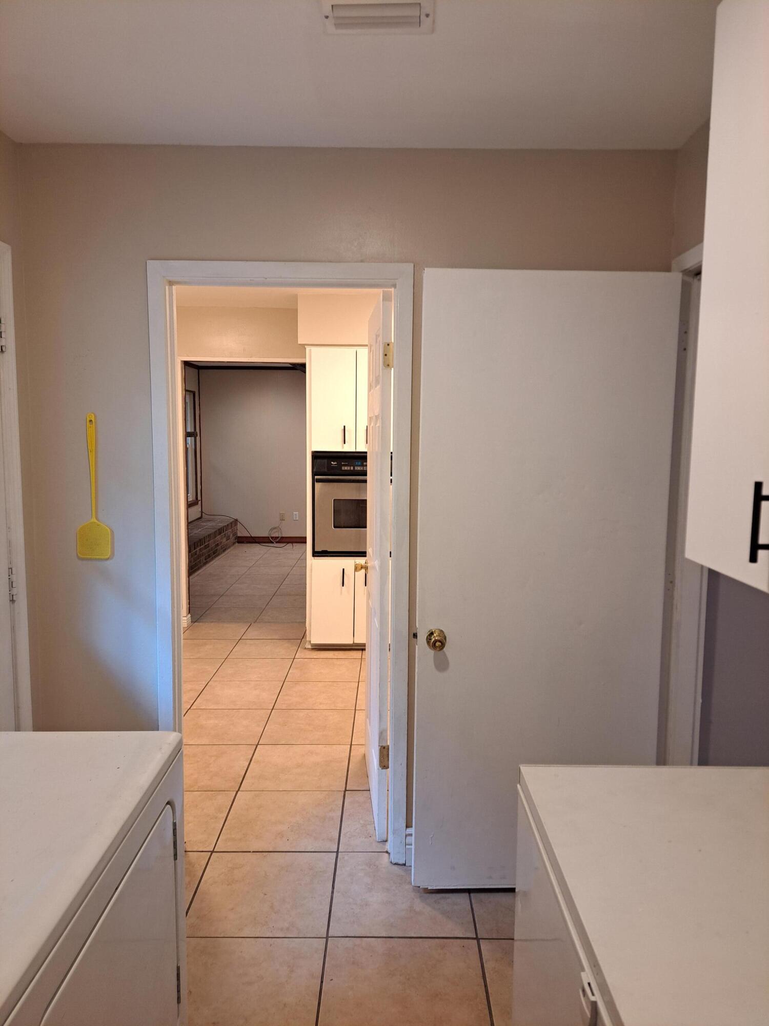 COLLEGE WOOD - Residential Lease