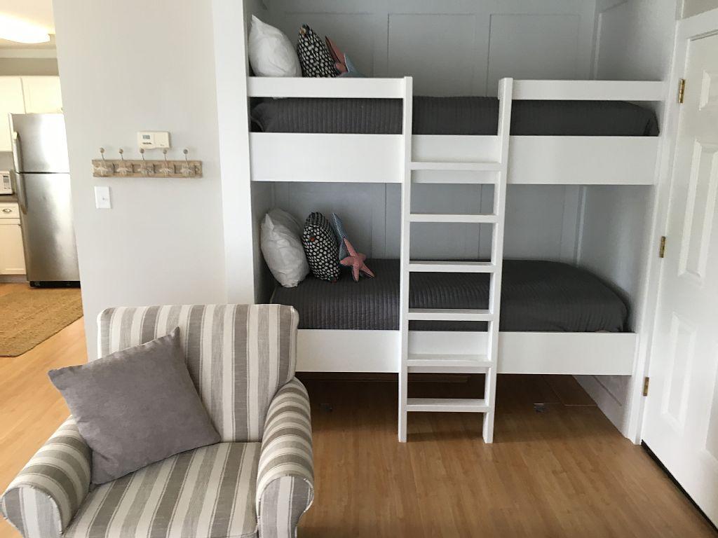 BEACHWOOD VILLAS CONDO - Residential