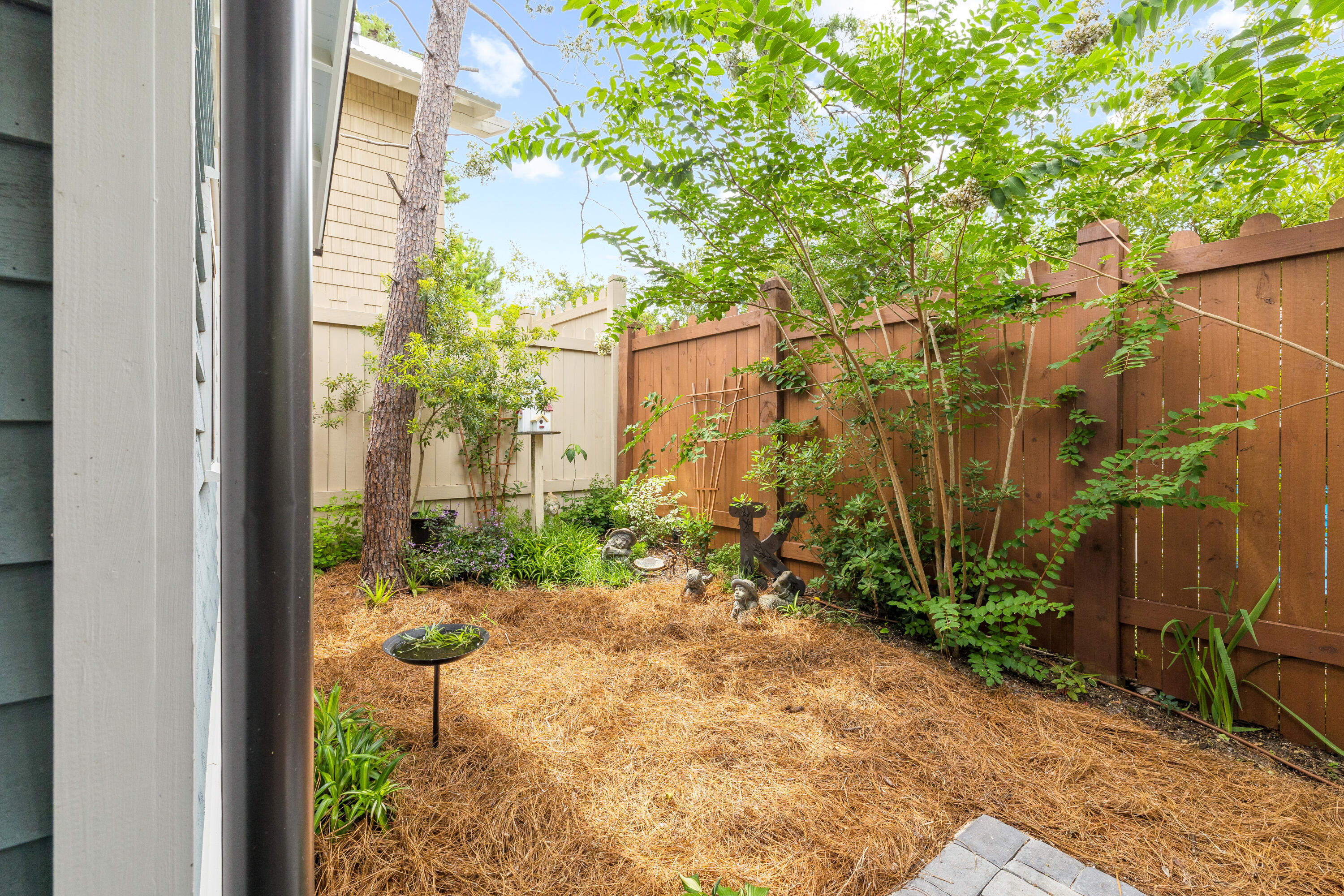 DRAPER LAKE COASTAL VILLAGE - Residential