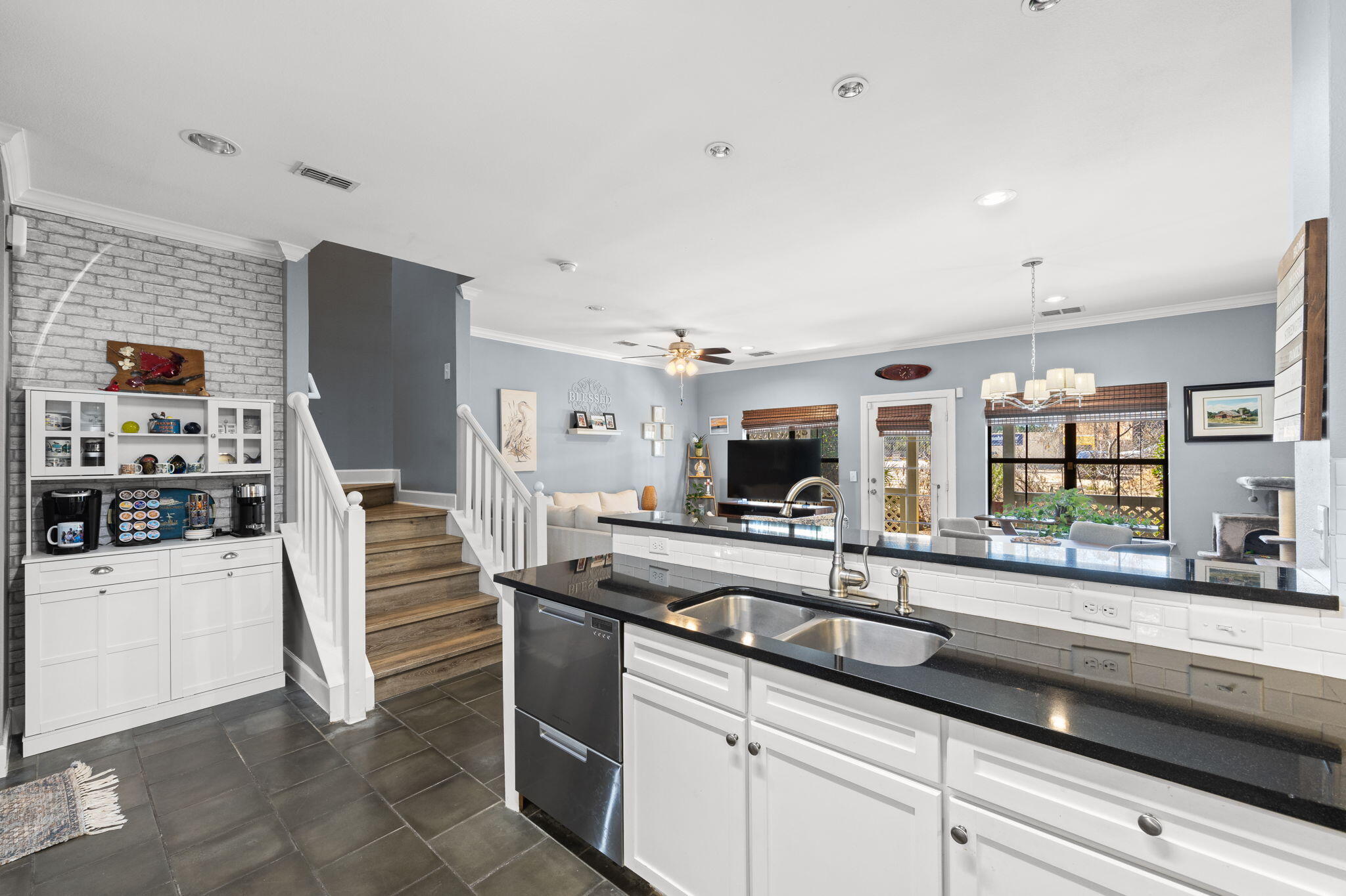 SOUTH HAVEN TOWNHOMES - Residential