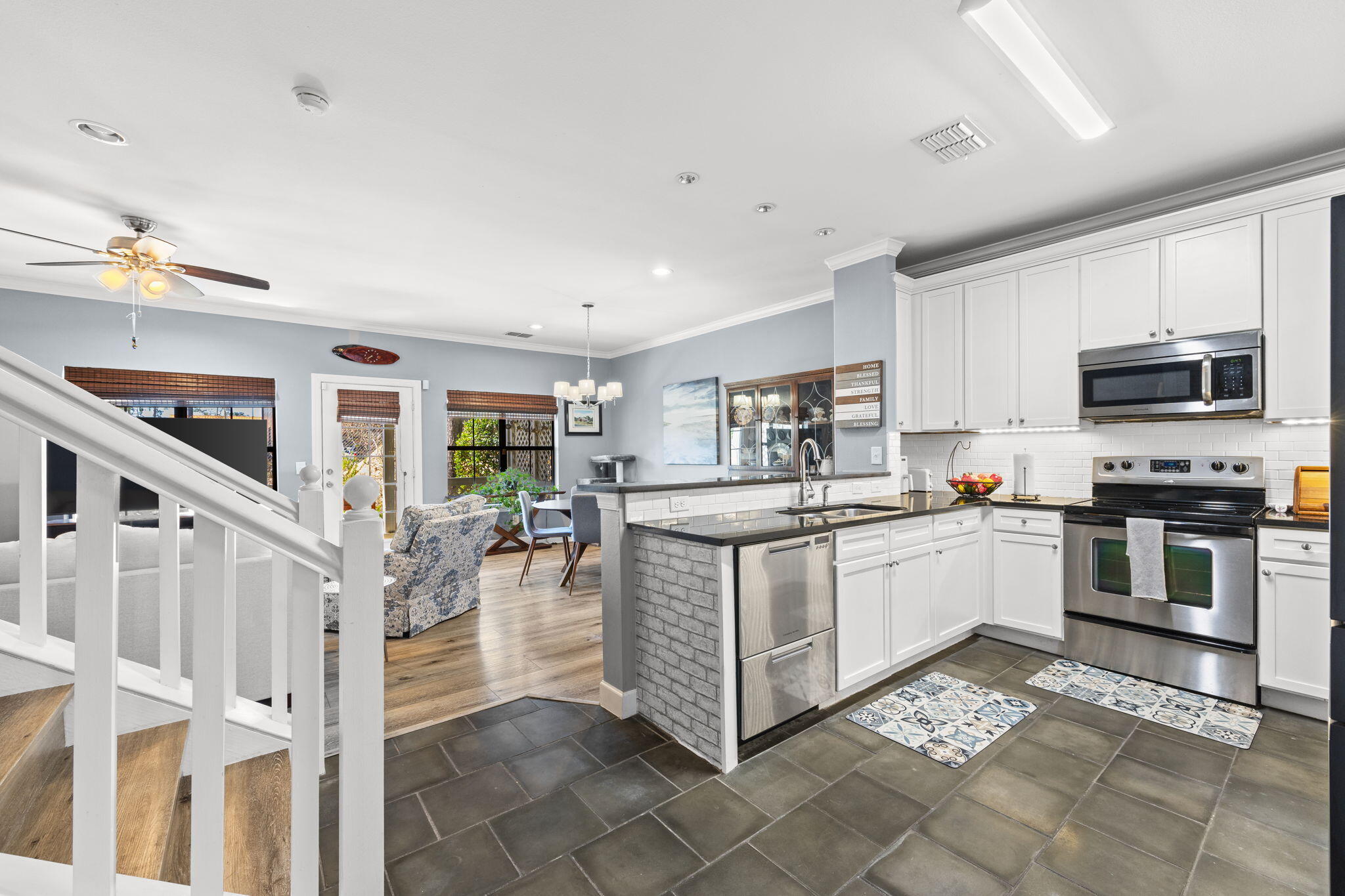 SOUTH HAVEN TOWNHOMES - Residential