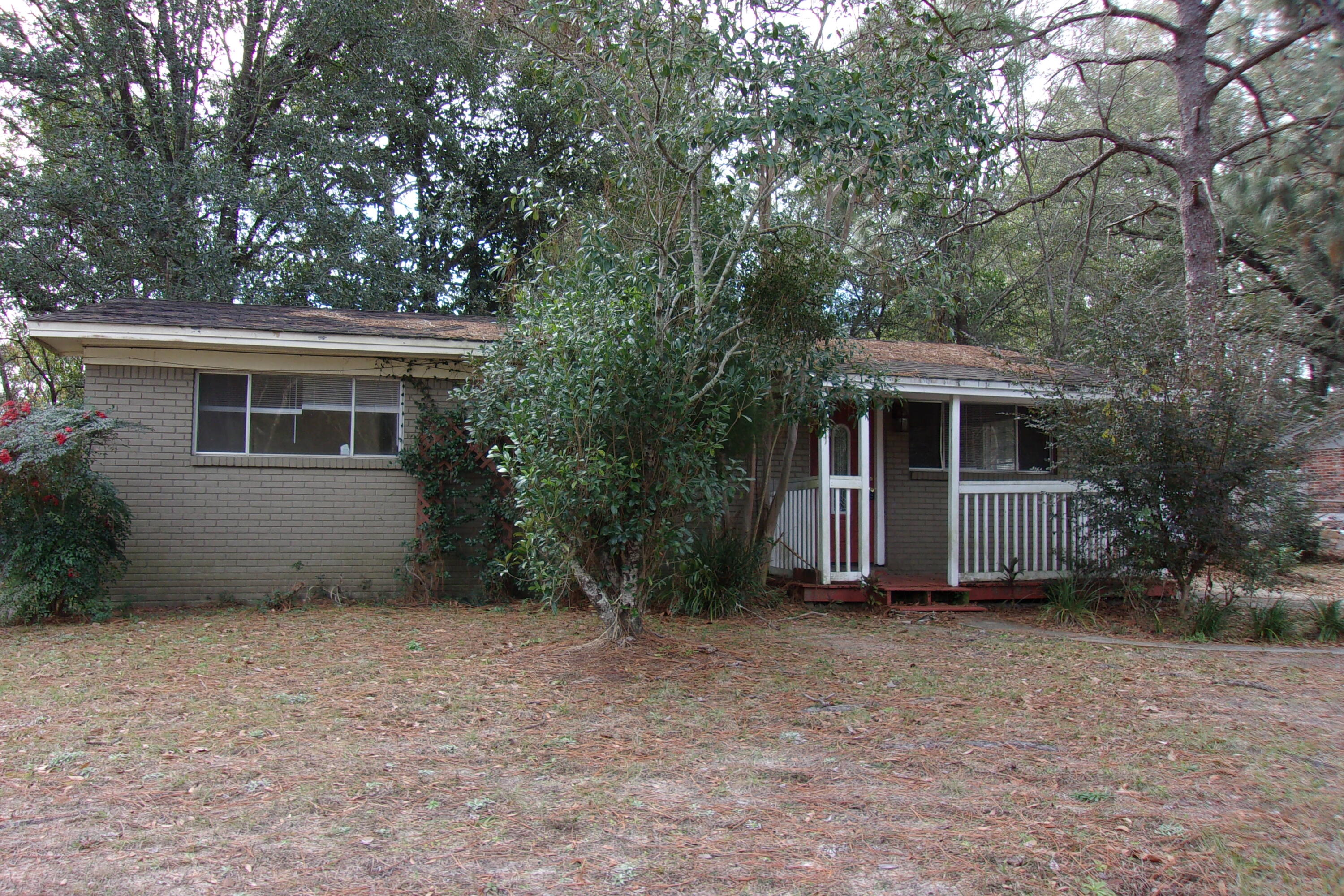 all brick 3 bedroom 1 1/2 bath~ New roof installed in March 2022~ Newer water heater~ Large chain link fenced back yard~ Centrally located, just down the street from Twin Hills Park~ Being sold ''AS IS''~