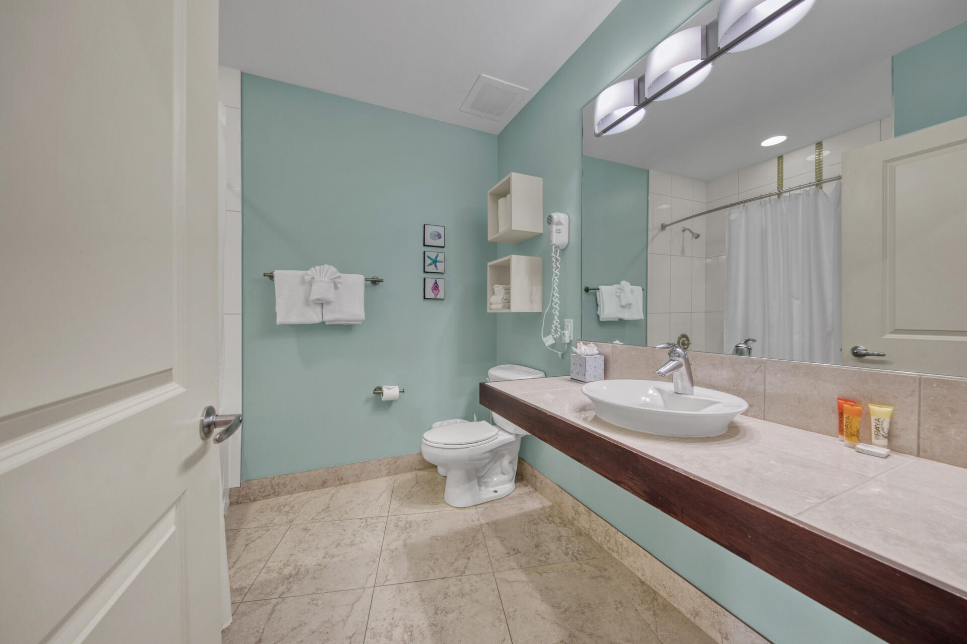 BAHIA CONDO - Residential