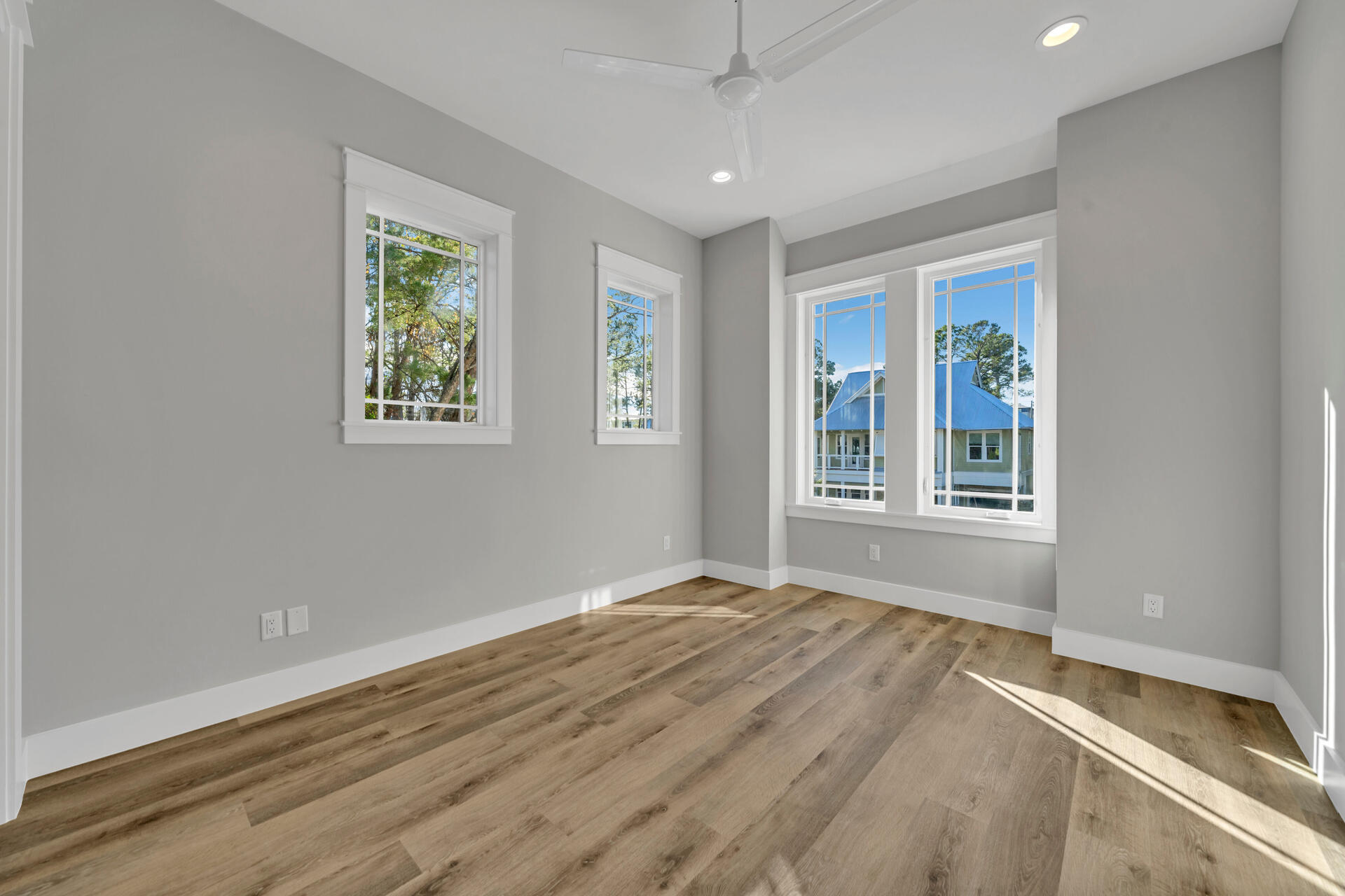 LAKESIDE AT BLUE MOUNTAIN BEACH - Residential