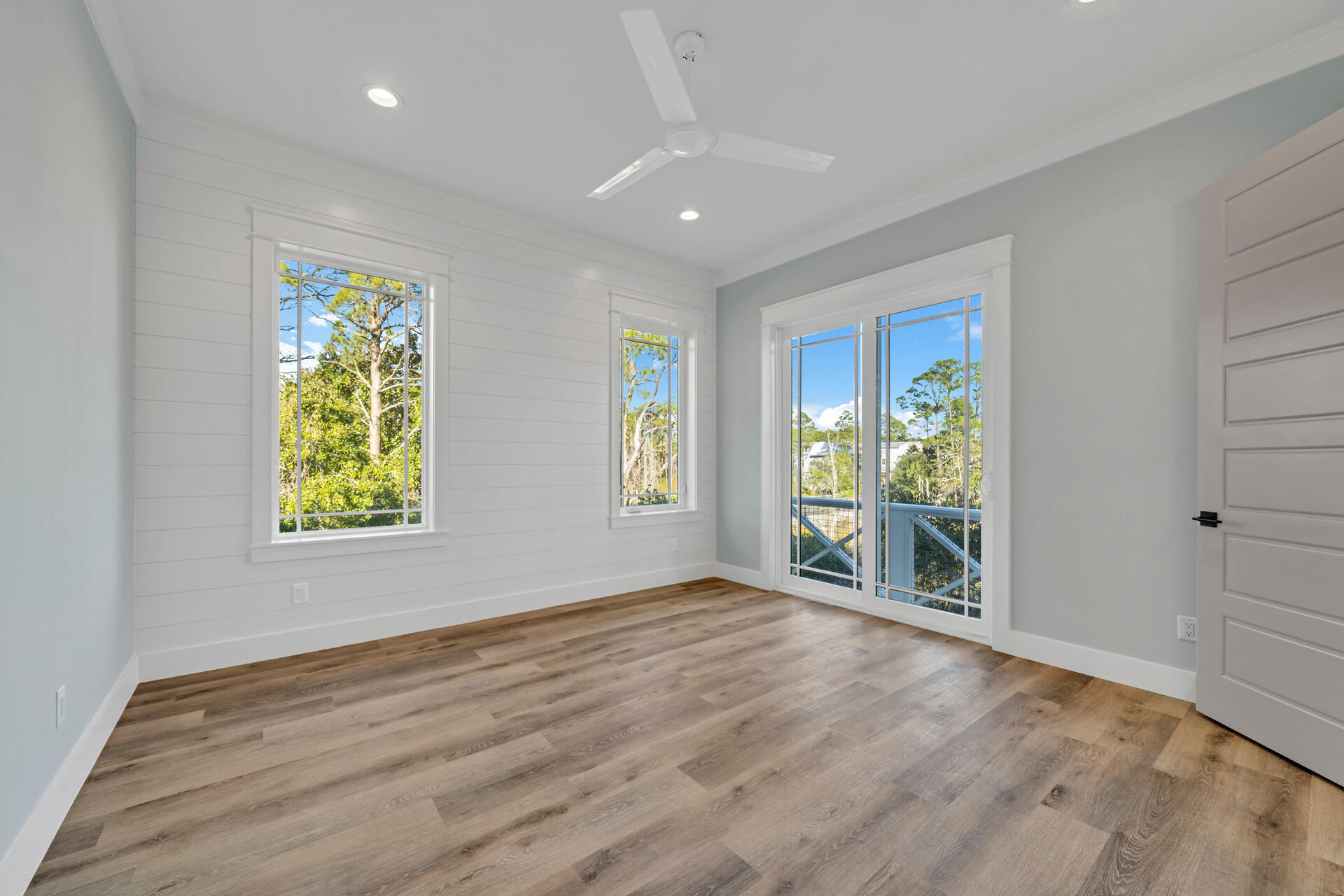 LAKESIDE AT BLUE MOUNTAIN BEACH - Residential