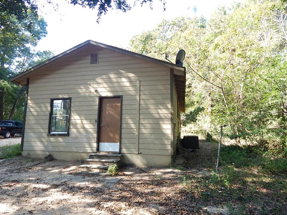 NO RECORDED SUBDIVISION - Residential