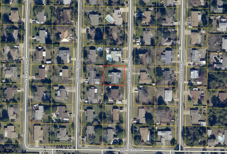 This is a solid, beautiful home located in one of the best areas in Destin. This home could be your perfect starter home.