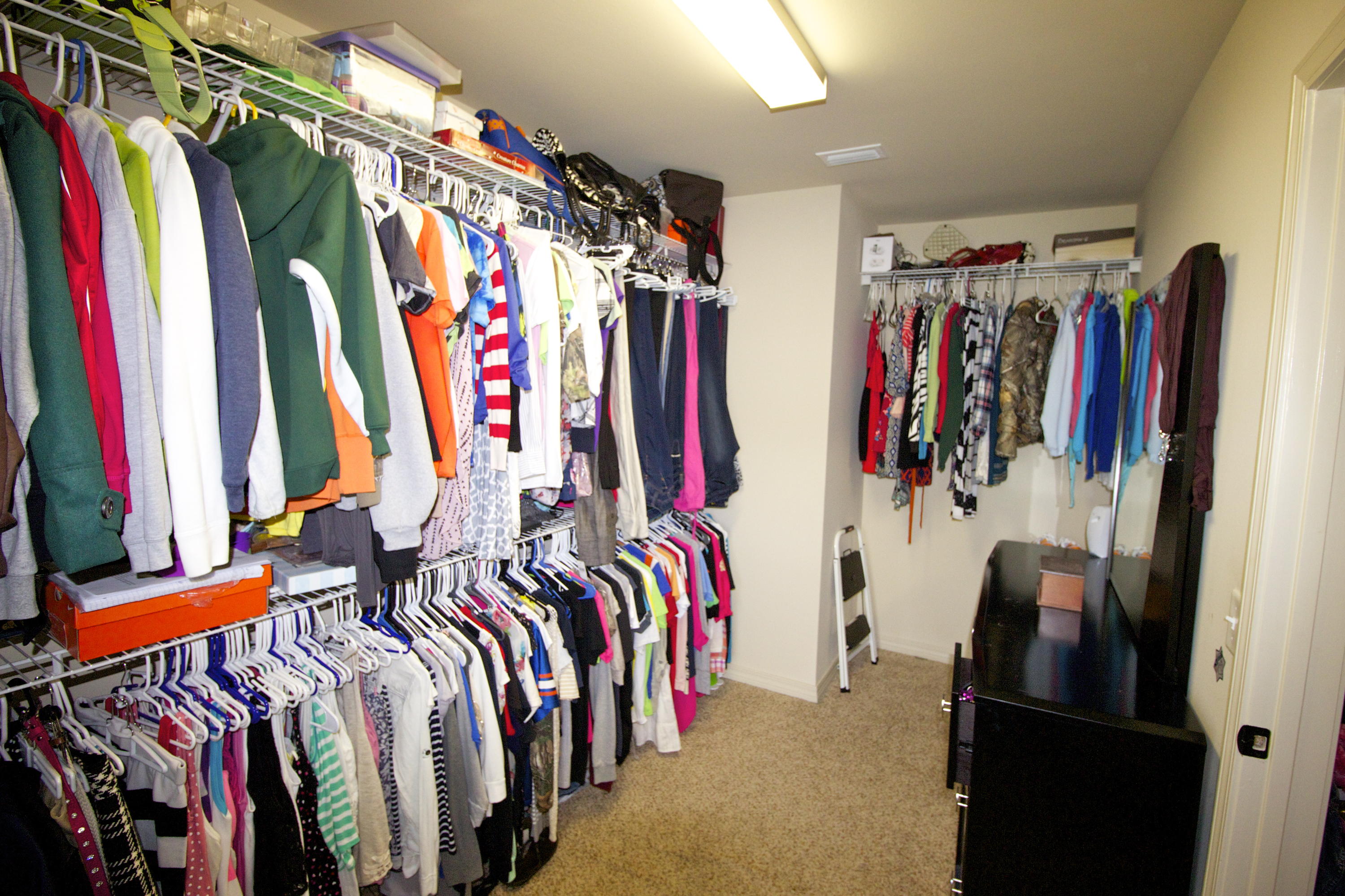 HUNTERS' RIDGE - Residential