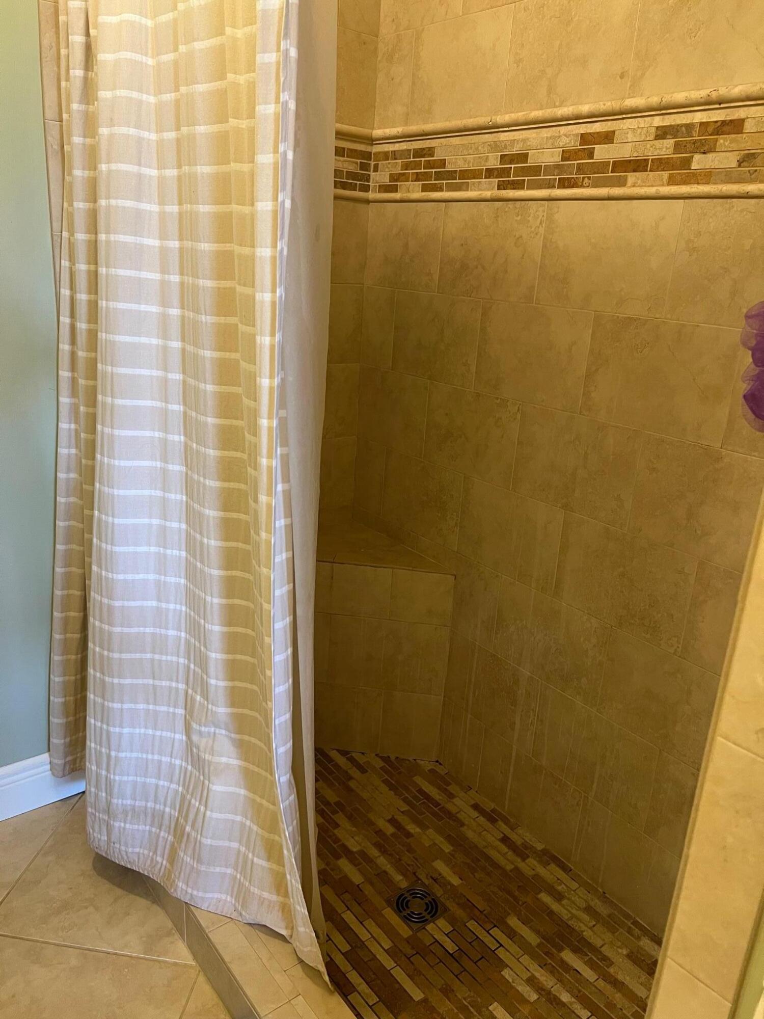 EDGEWATER GOLF VILLAS 3A CONDO - Residential